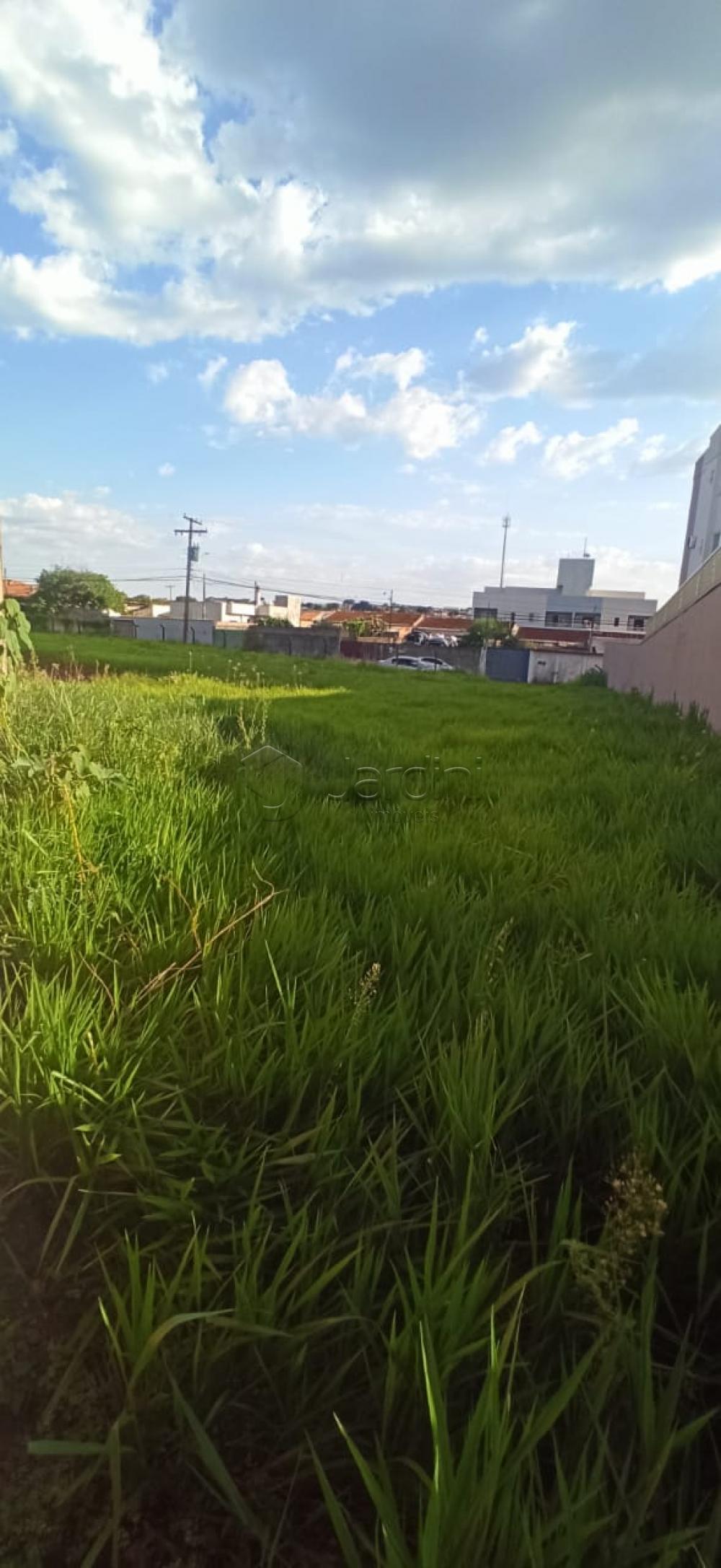 Terreno a venda no Jardim Santana