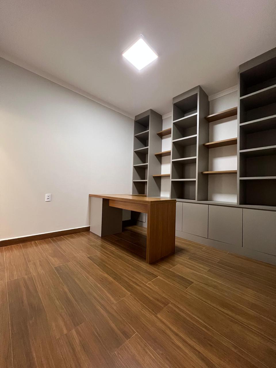 Casa no bairro Esplanada Primo Meneghetti II à Venda