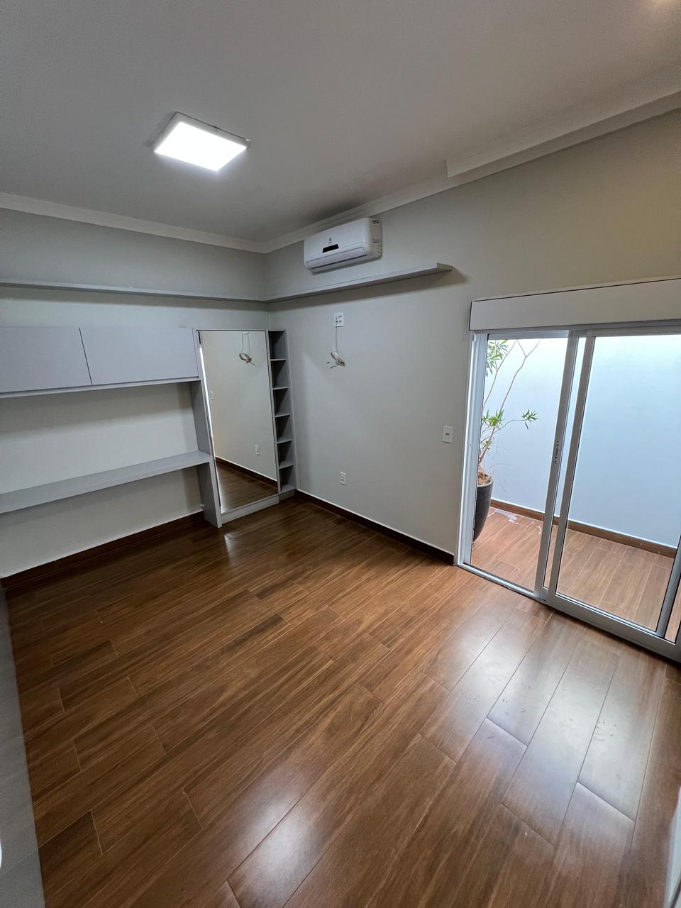 Casa no bairro Esplanada Primo Meneghetti II à Venda