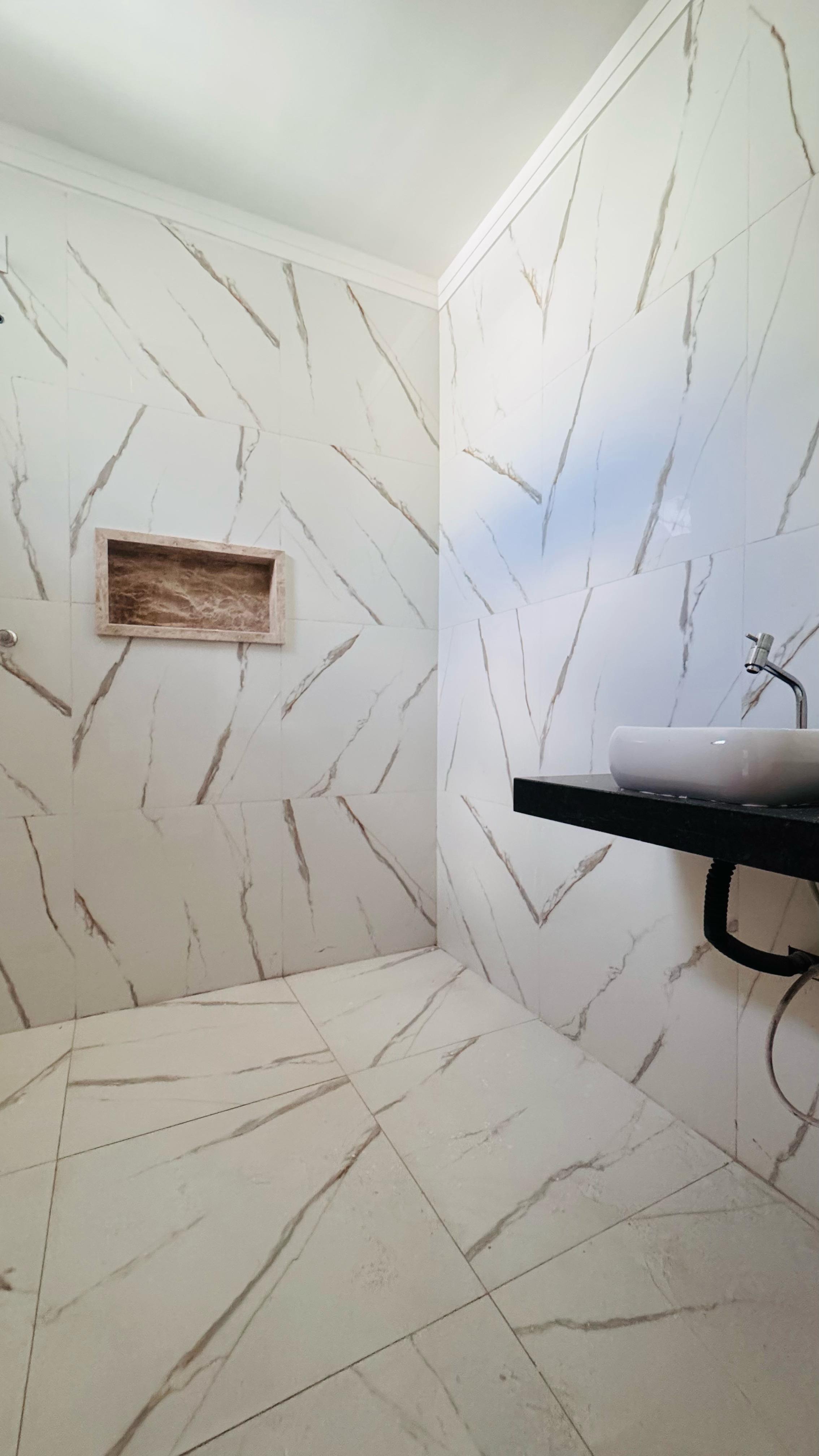 Vende se residência no Prolongamento do Jardim Flórida  