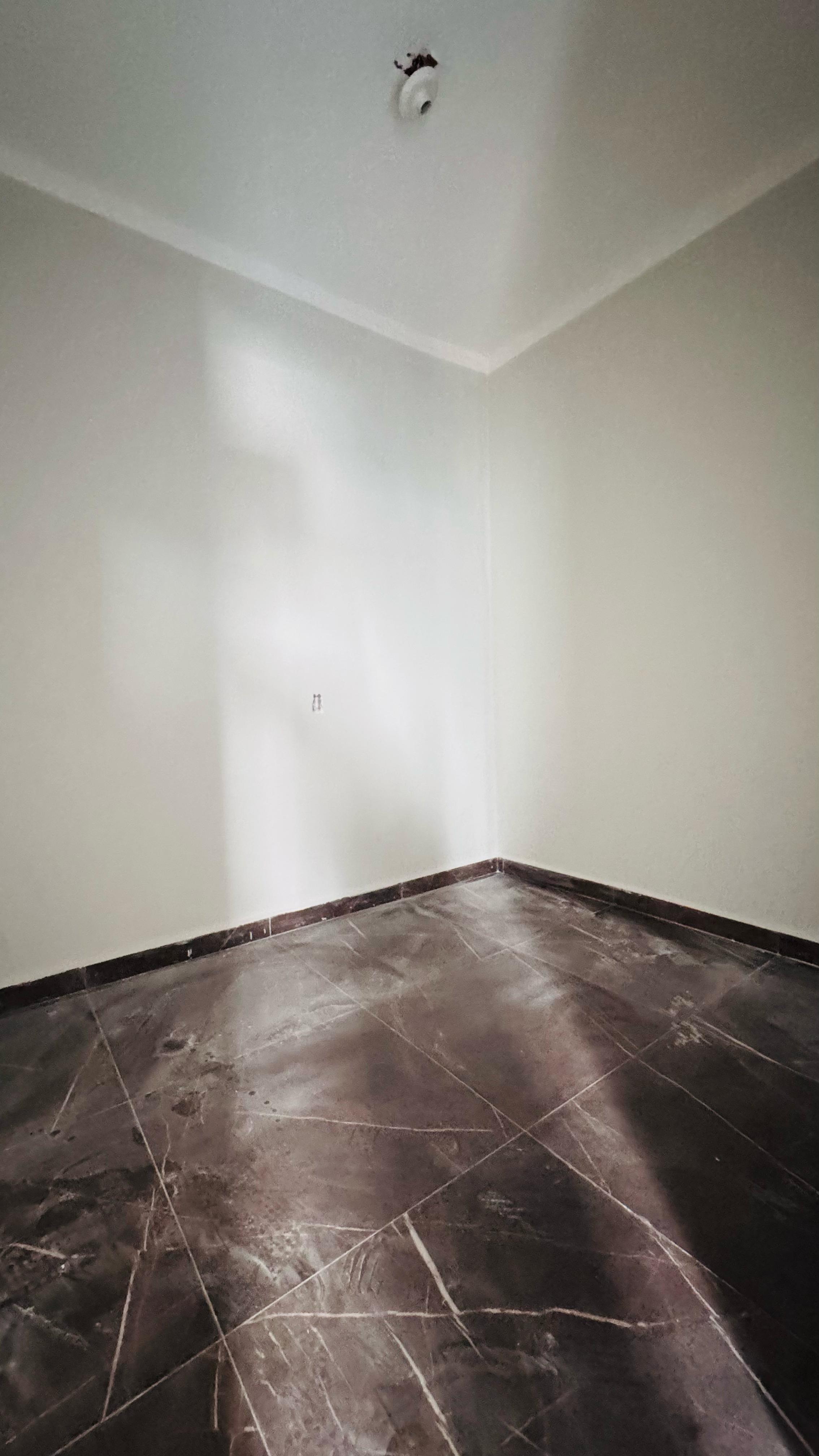 Vende se residência no Prolongamento do Jardim Flórida  