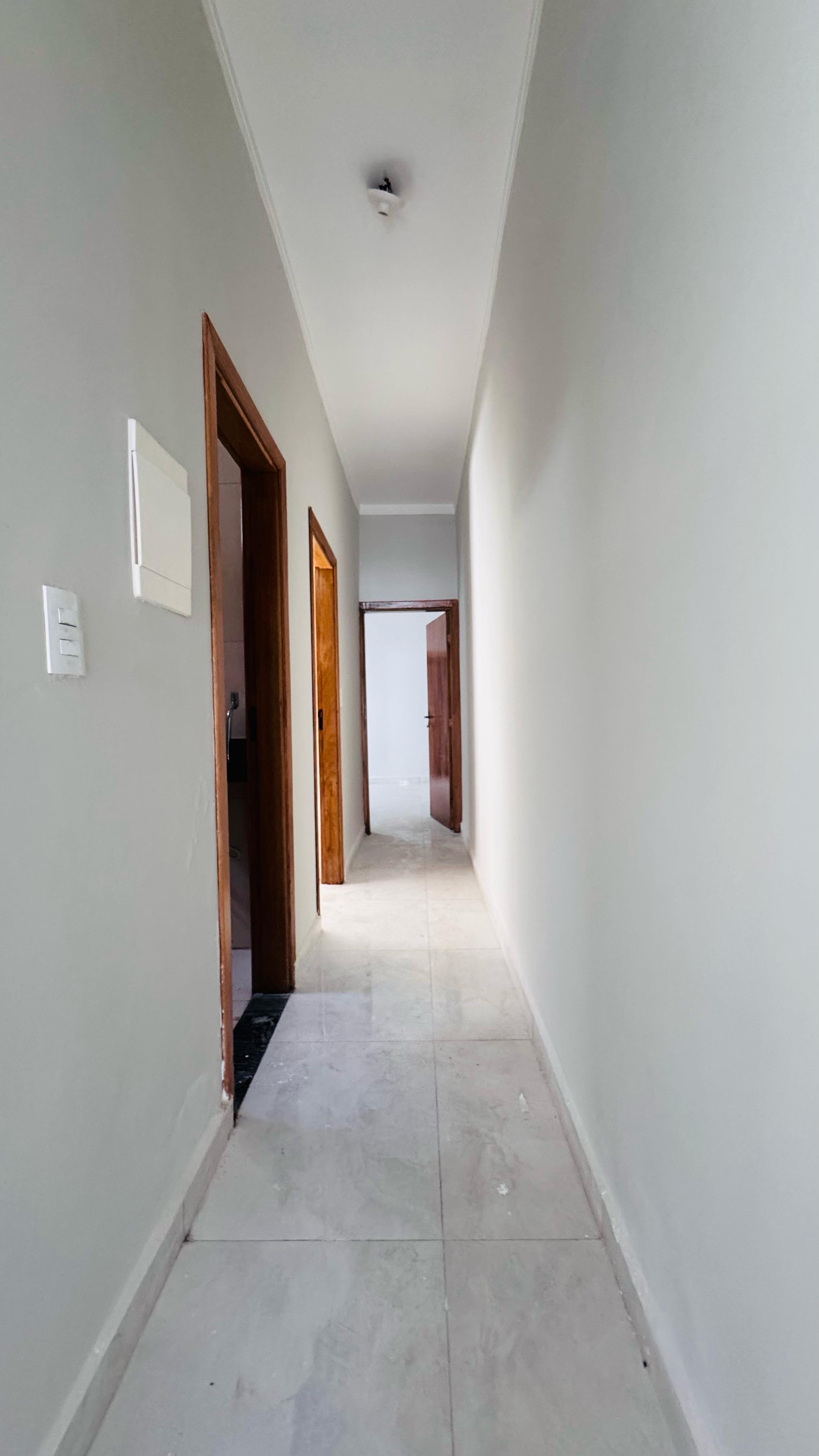 Vende se residência no Prolongamento do Jardim Flórida  