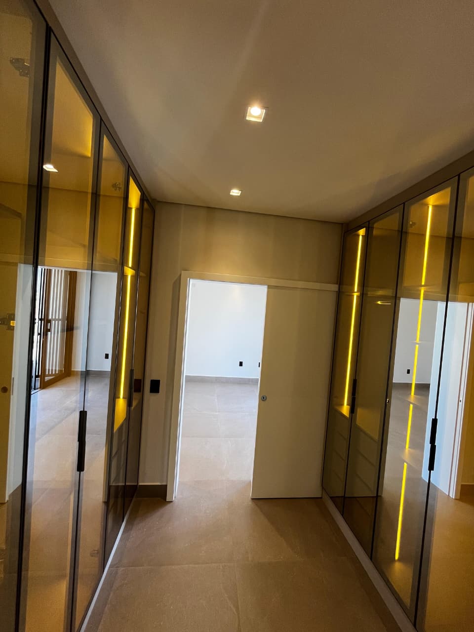 Casa a Venda em condomínio fechado