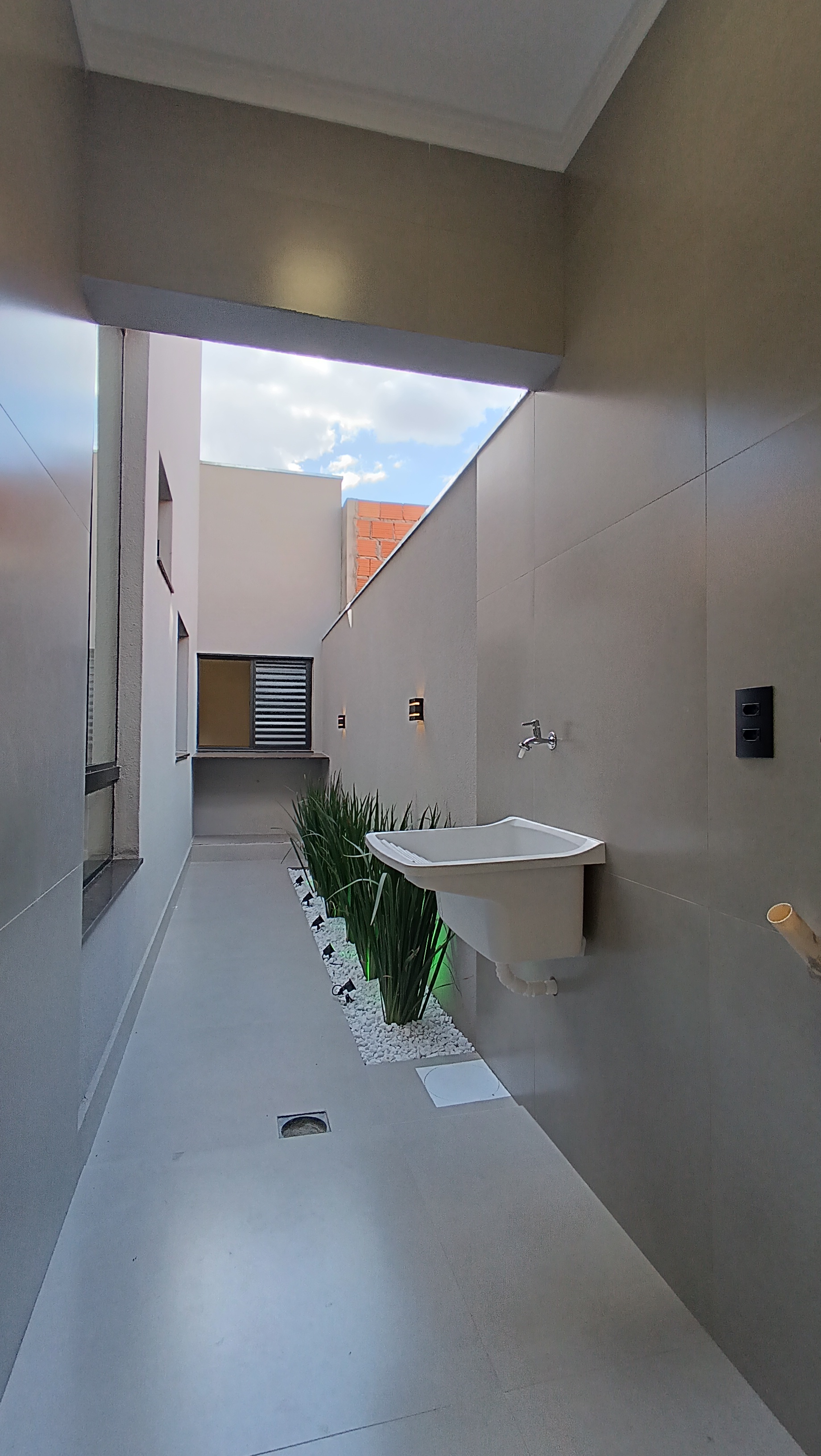 Casa à venda no bairro Jardim Três Colinas