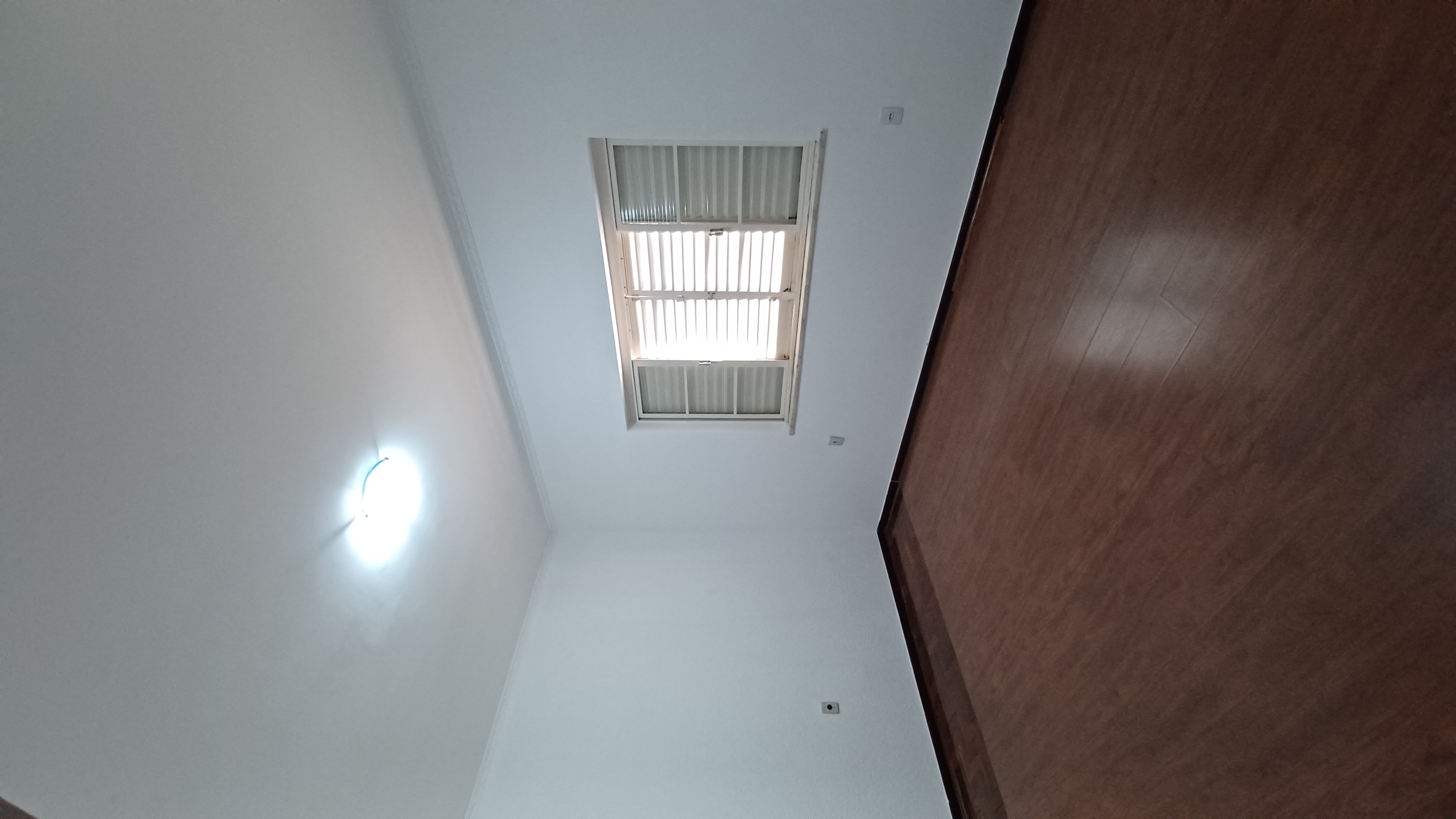 Casa a venda no Bairro Jardim Califórnia 