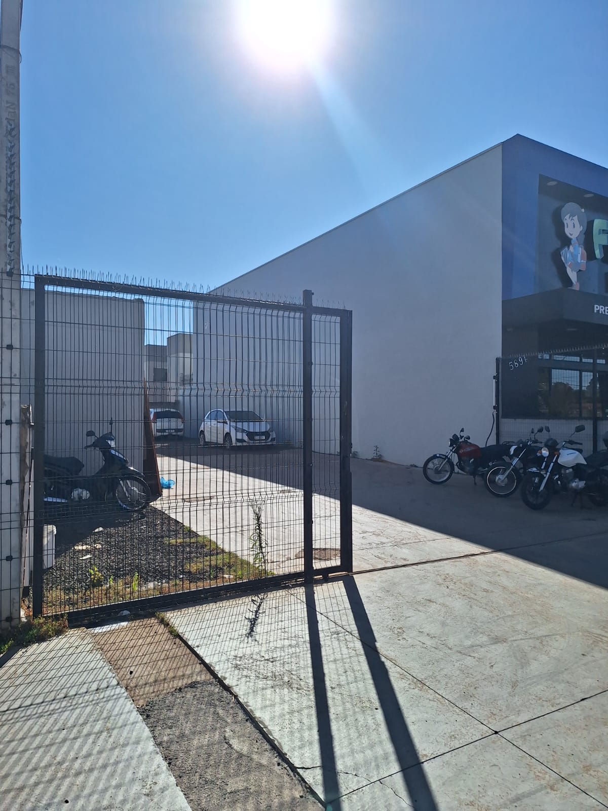 Vende-se terreno na Av São Vicente