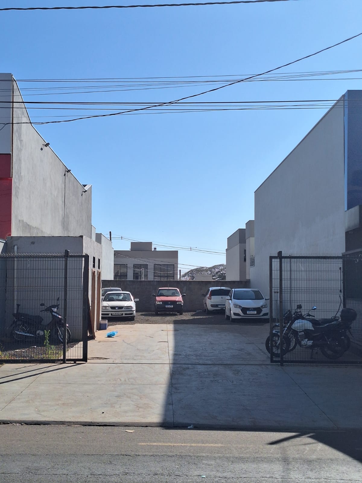 Vende-se terreno na Av São Vicente