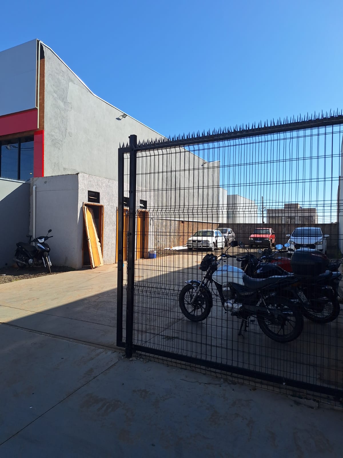 Vende-se terreno na Av São Vicente