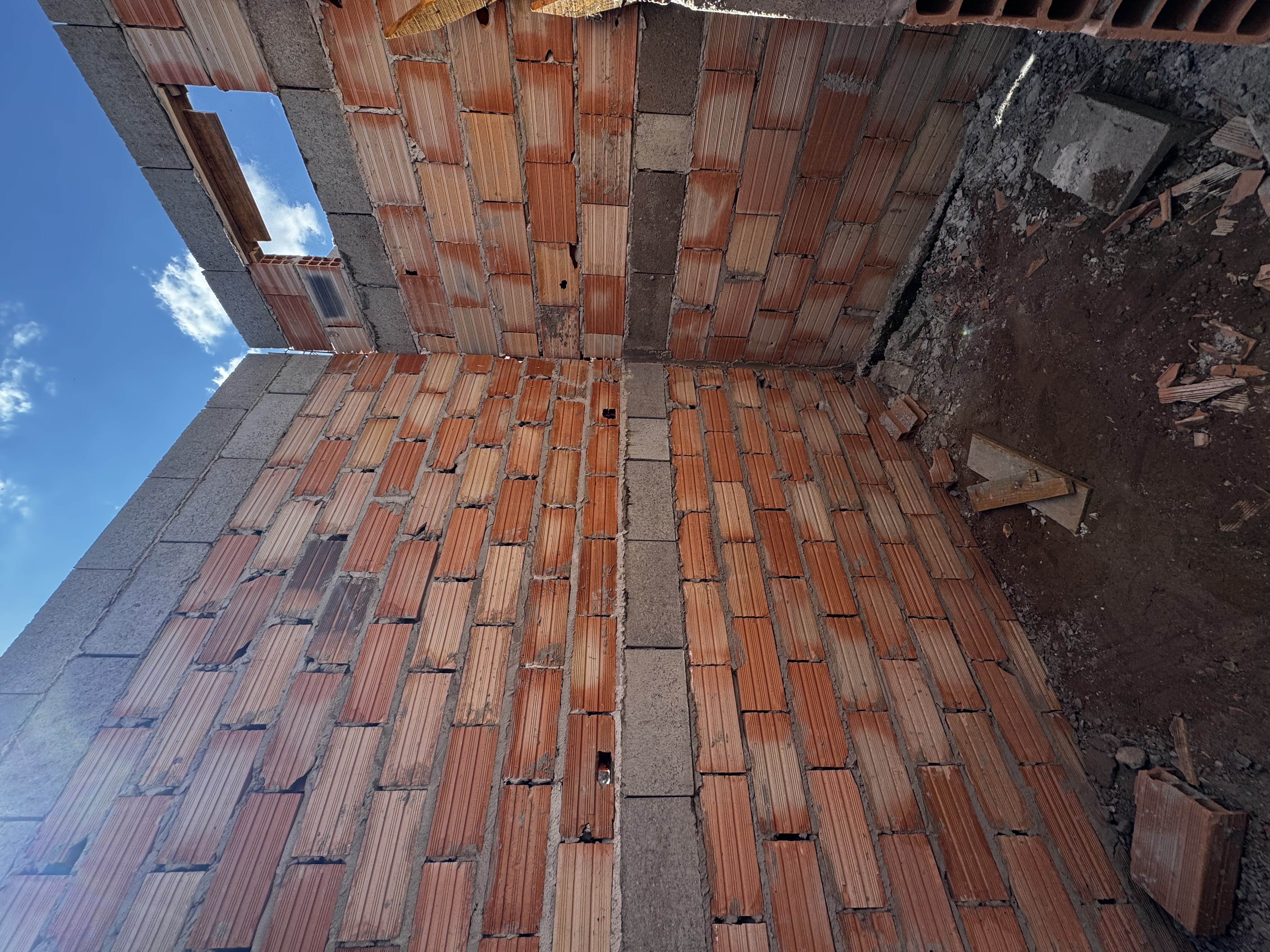 CASA A VENDA NO ADELINHA ( em construção)
