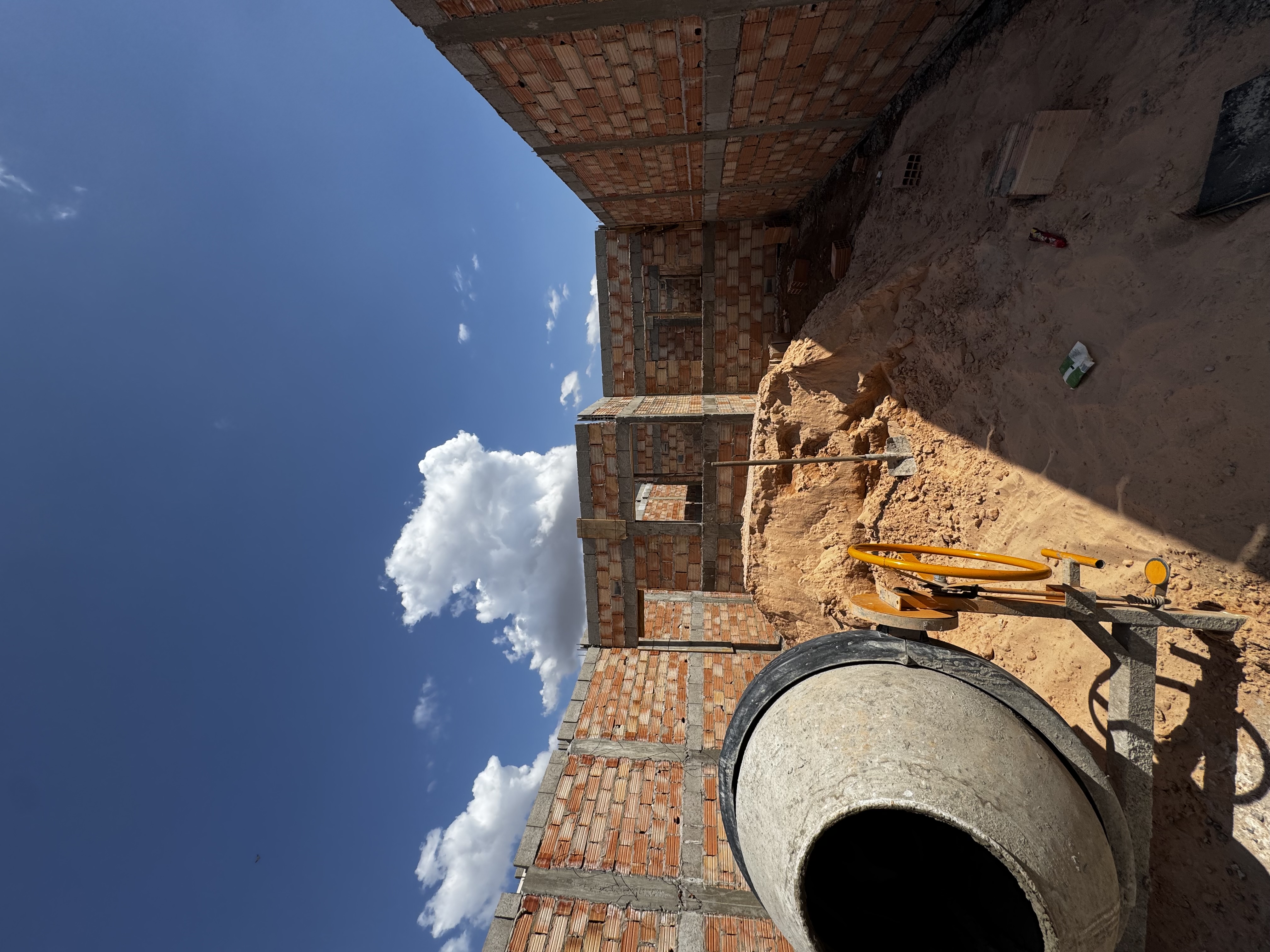 CASA A VENDA NO ADELINHA ( em construção)