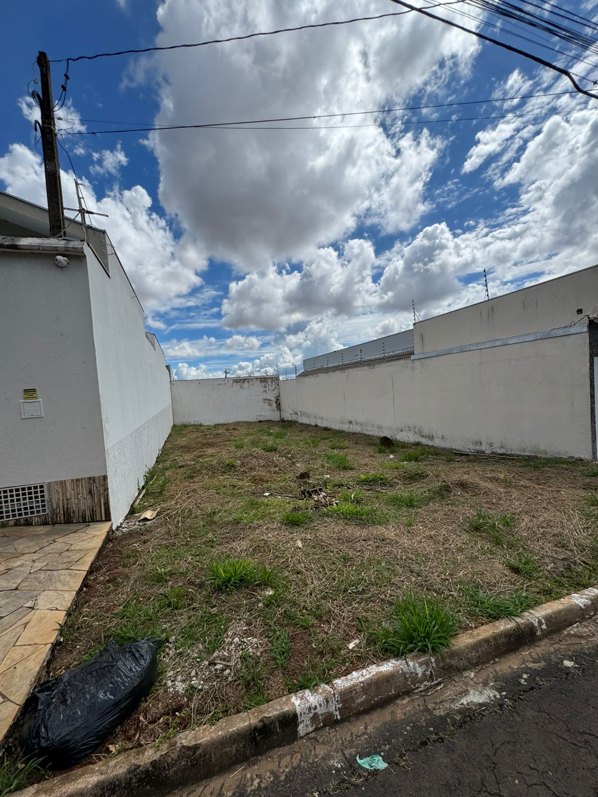 Terreno no bairro Prolongamento Jardim Flórida à Venda