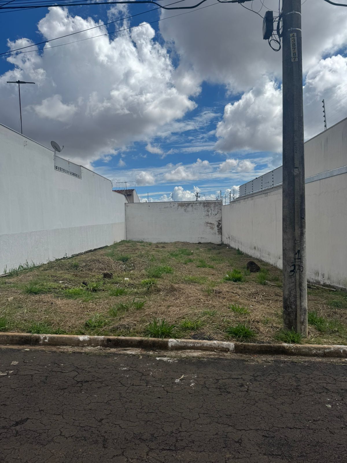 Terreno no bairro Prolongamento Jardim Flórida à Venda