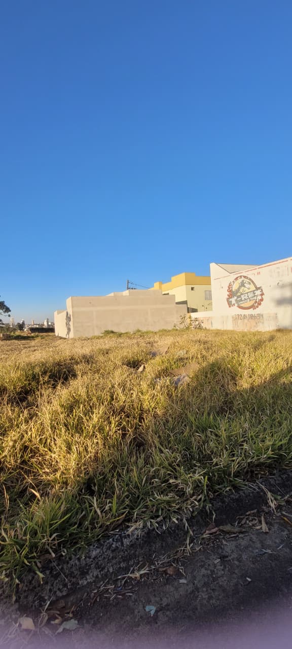 Terreno à Venda no Jardim Roselândia