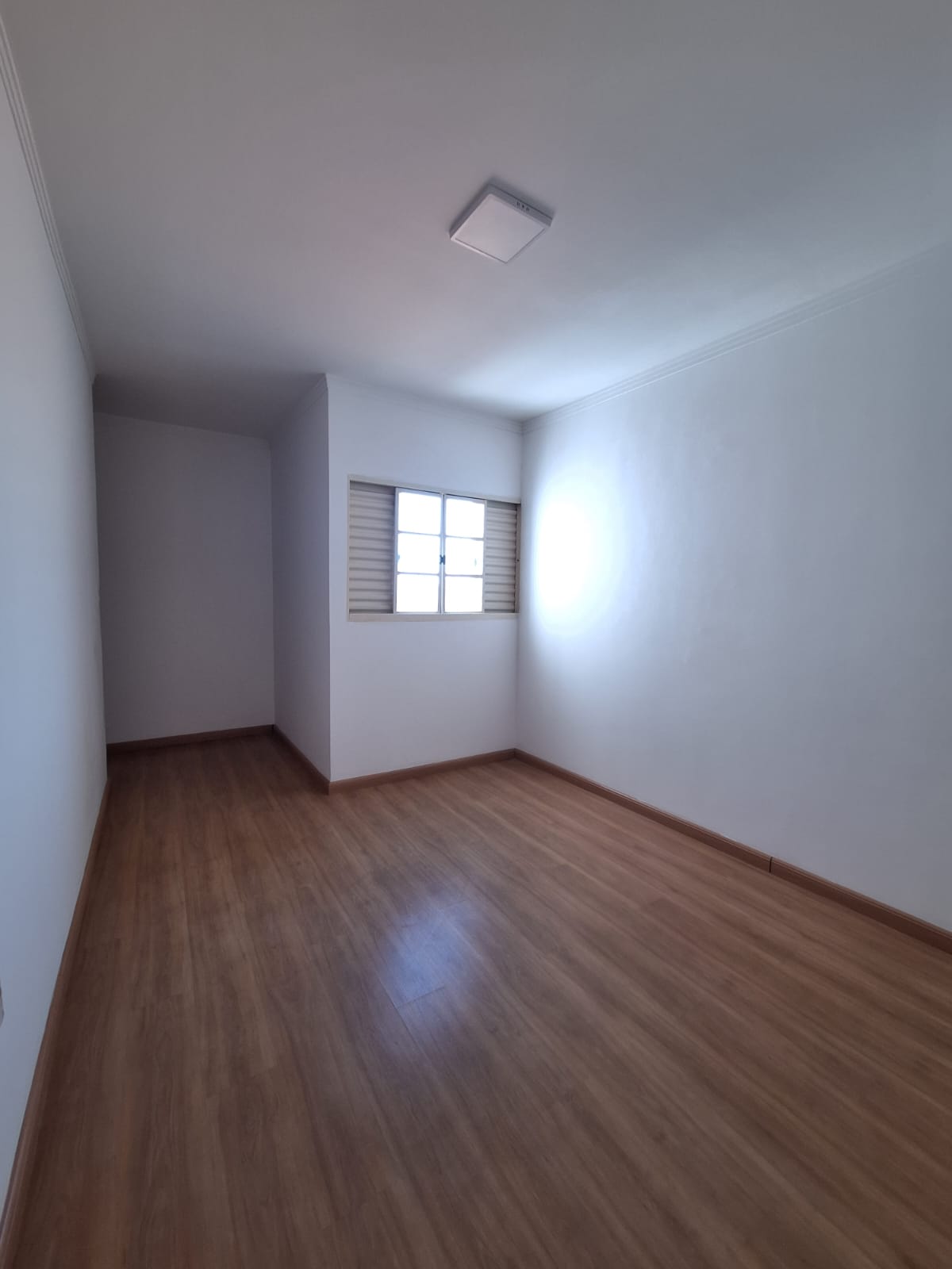 Apartamento com sacada no Piratininga à Venda