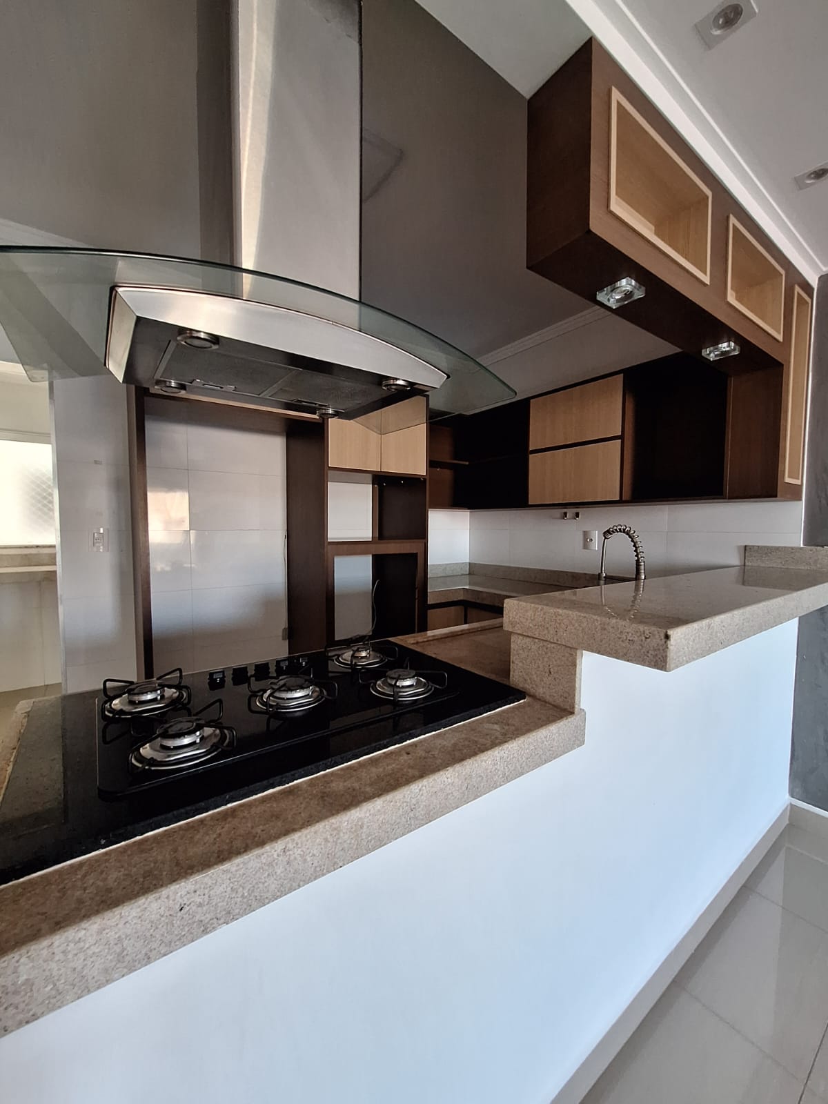 Apartamento com sacada no Piratininga à Venda