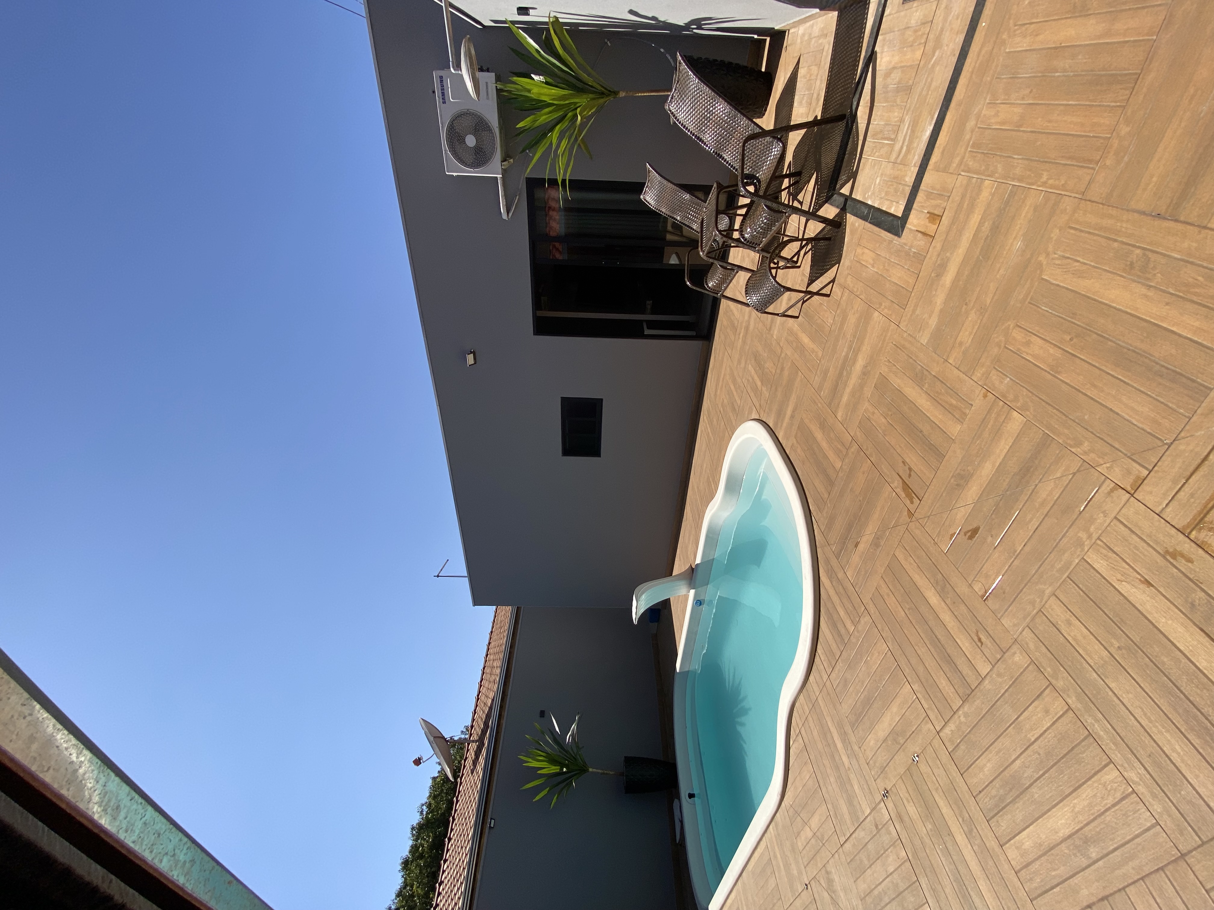 Casa à Venda no Jardim Tropical I