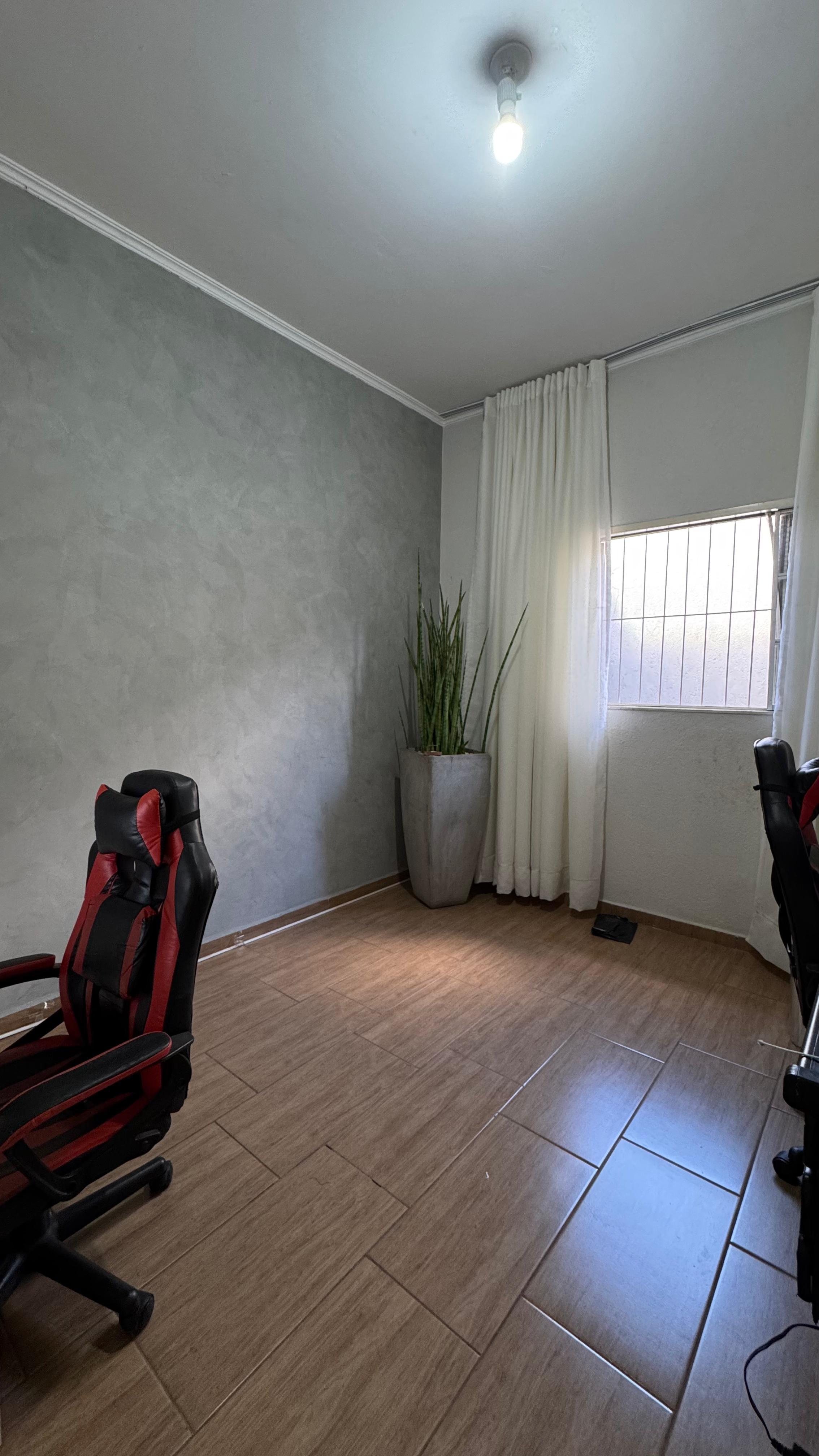 Casa à Venda no Bairro Ângela Rosa