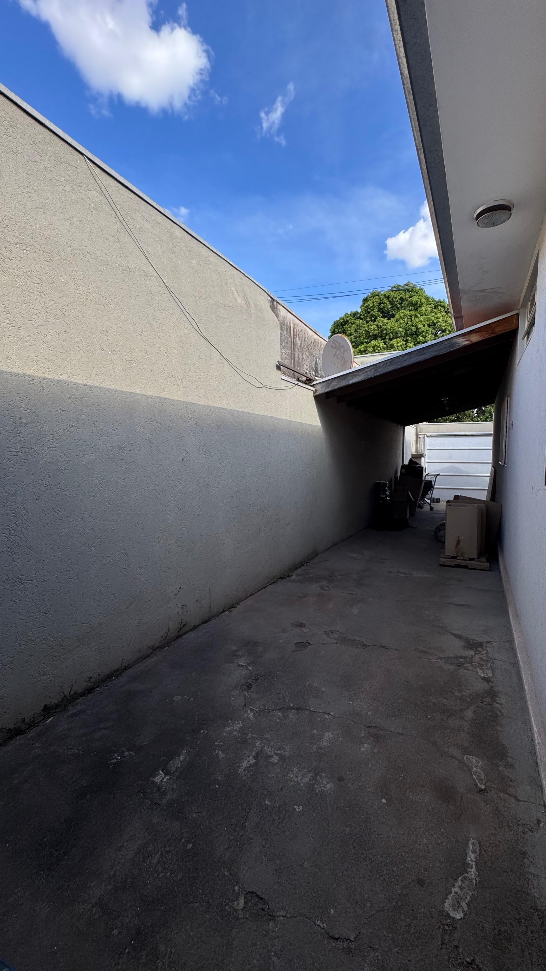 Casa à Venda no Bairro Ângela Rosa