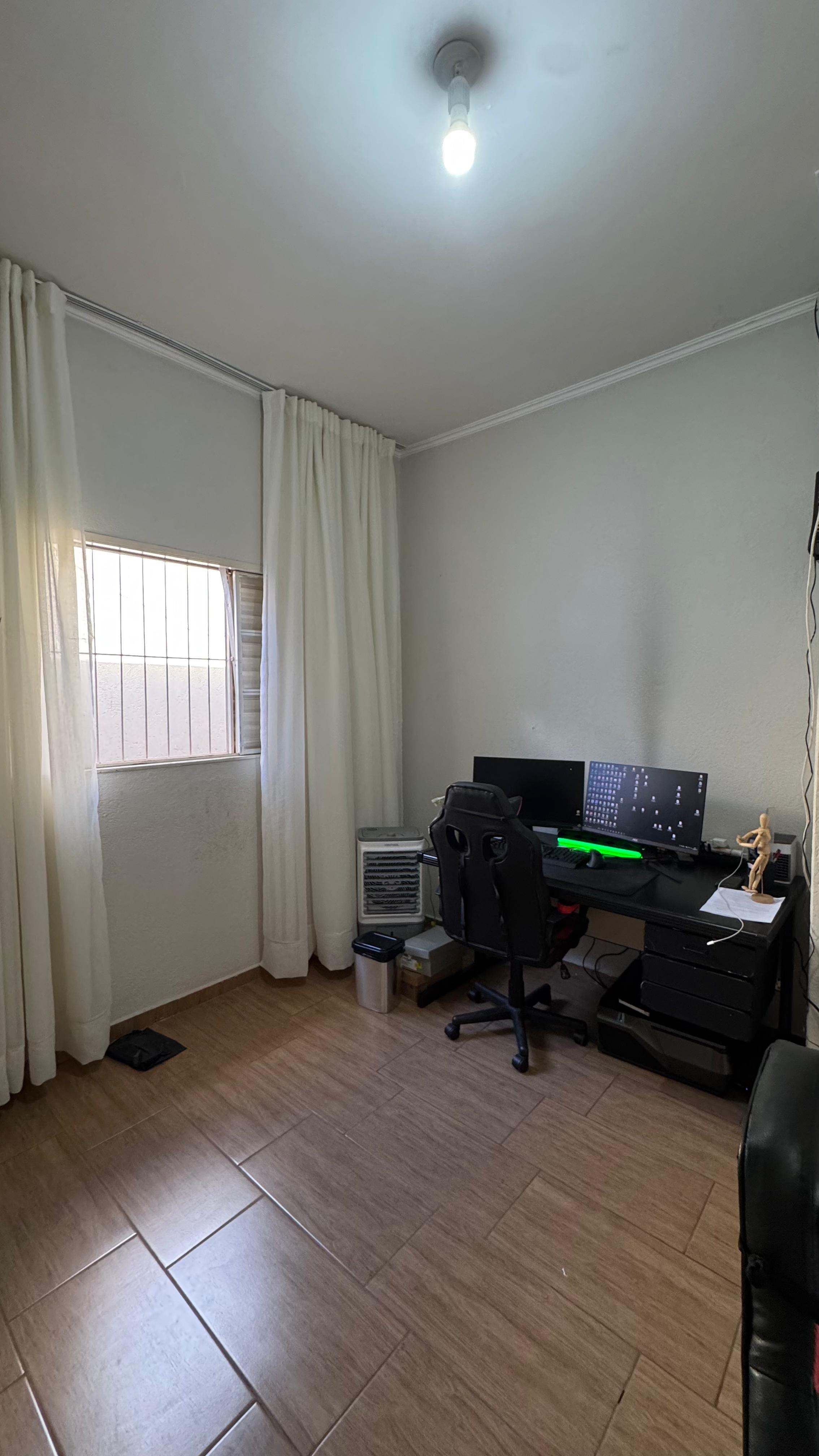 Casa à Venda no Bairro Ângela Rosa