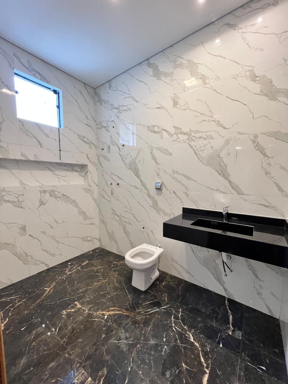 Casa à Venda no Parque dos Coqueiros