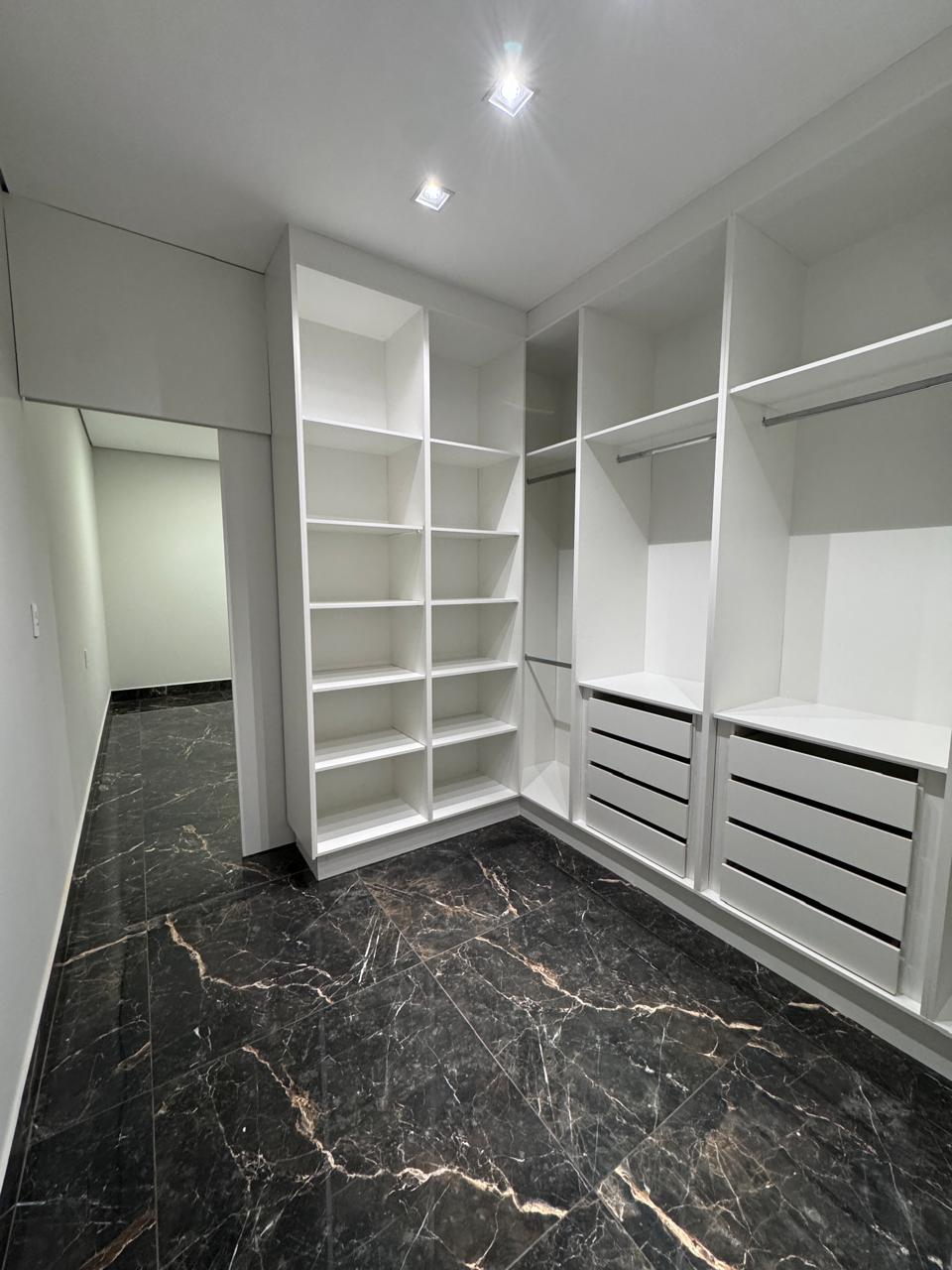 Casa à Venda no Parque dos Coqueiros