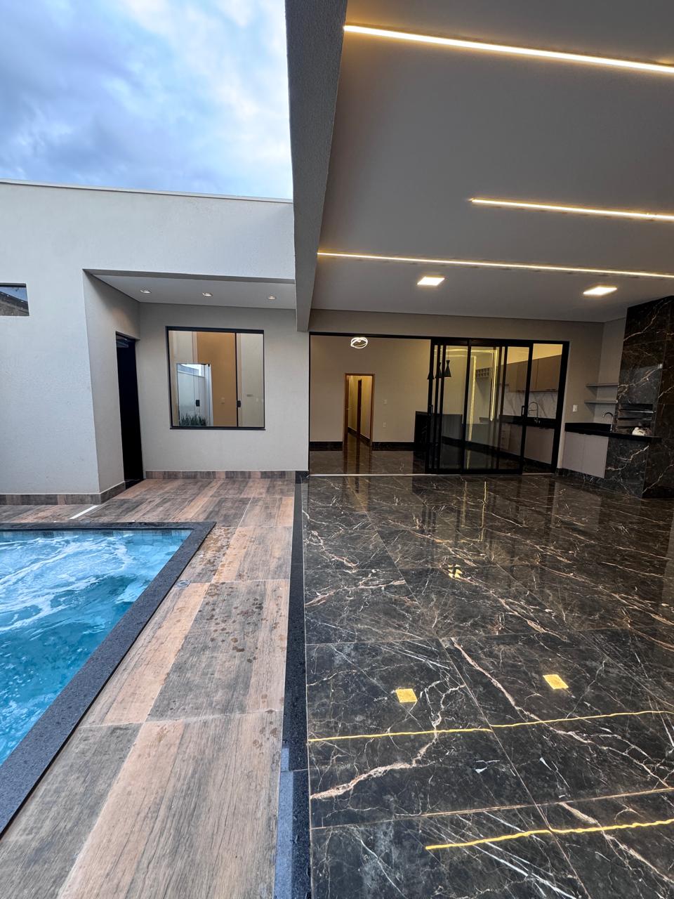 Casa à Venda no Parque dos Coqueiros