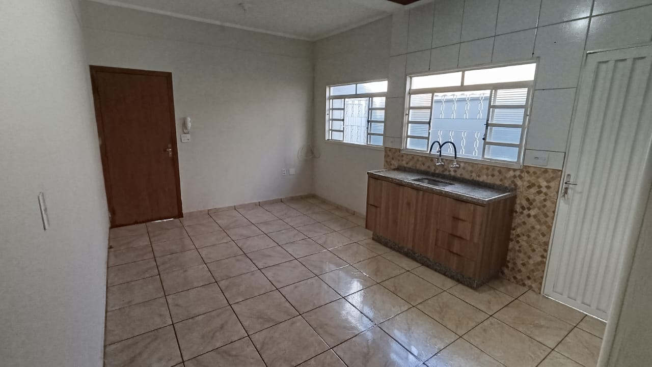 Casa à Venda no Jardim Tropical II