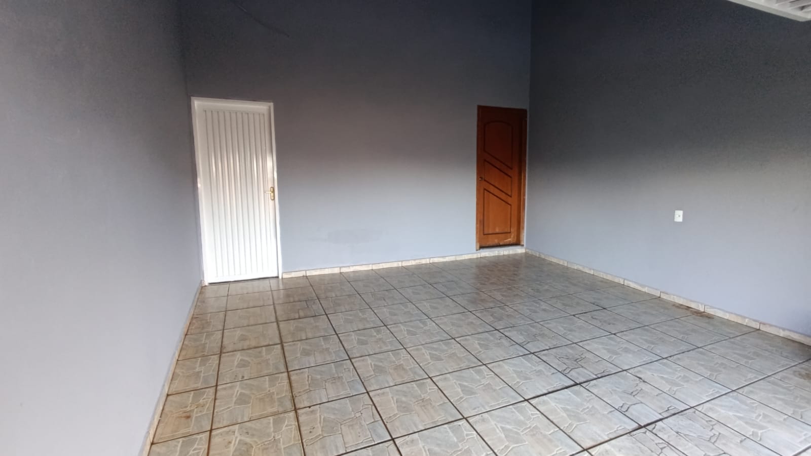 Casa à Venda no Jardim Tropical II