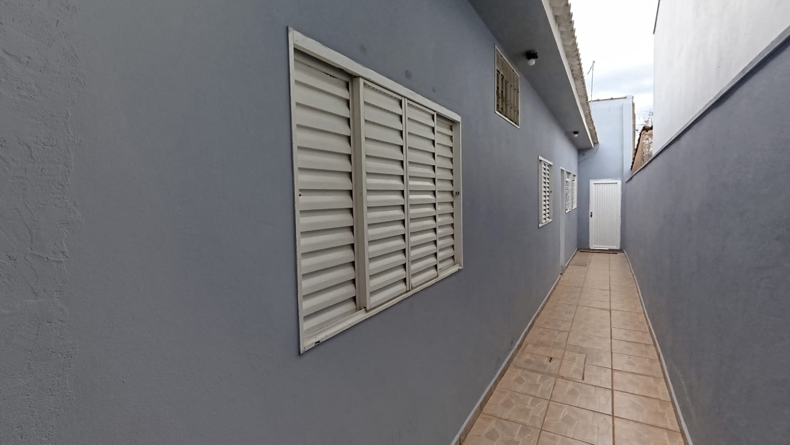 Casa à Venda no Jardim Tropical II