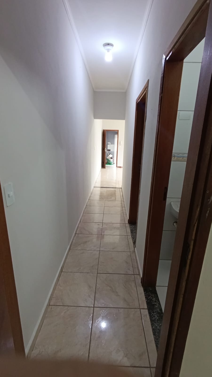 Casa à Venda no Jardim Tropical II