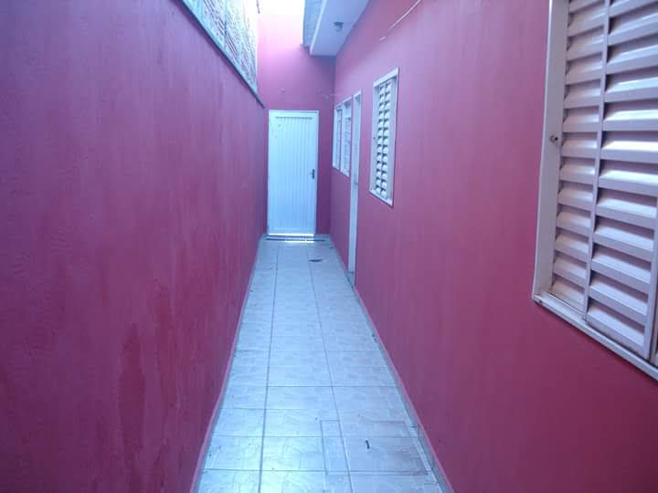 Casa à Venda no Jardim Tropical II