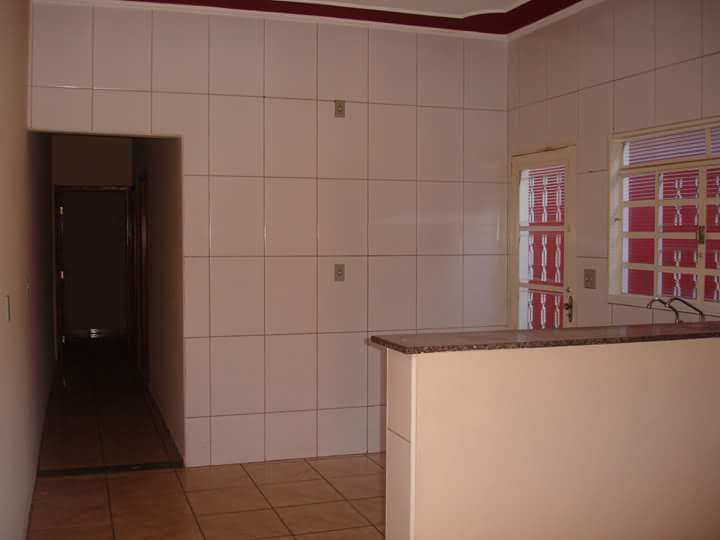 Casa à Venda no Jardim Tropical II