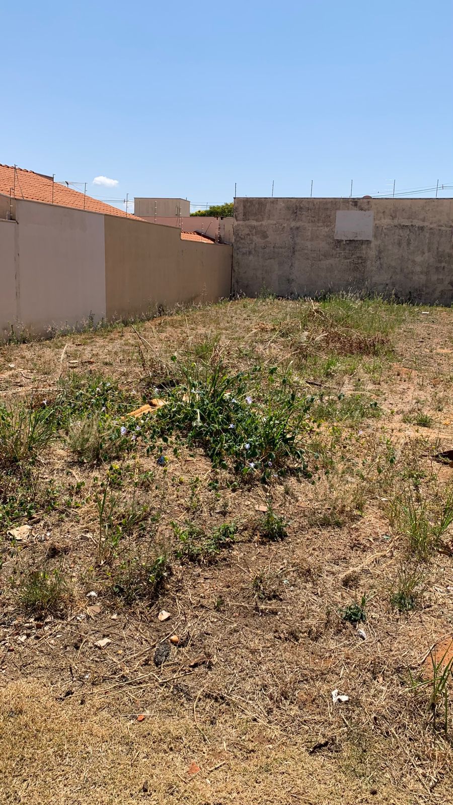 Terreno á Venda no Residencial Colina do Espraiado