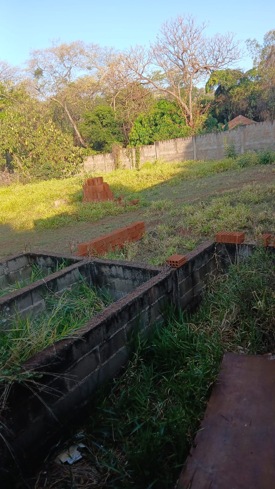 Terreno a Venda no Jardim Samello V