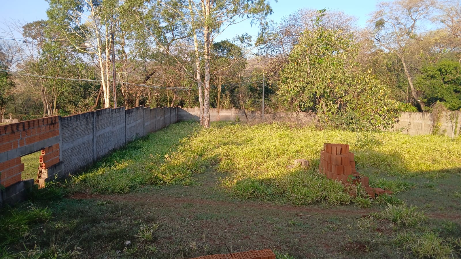 Terreno a Venda no Jardim Samello V