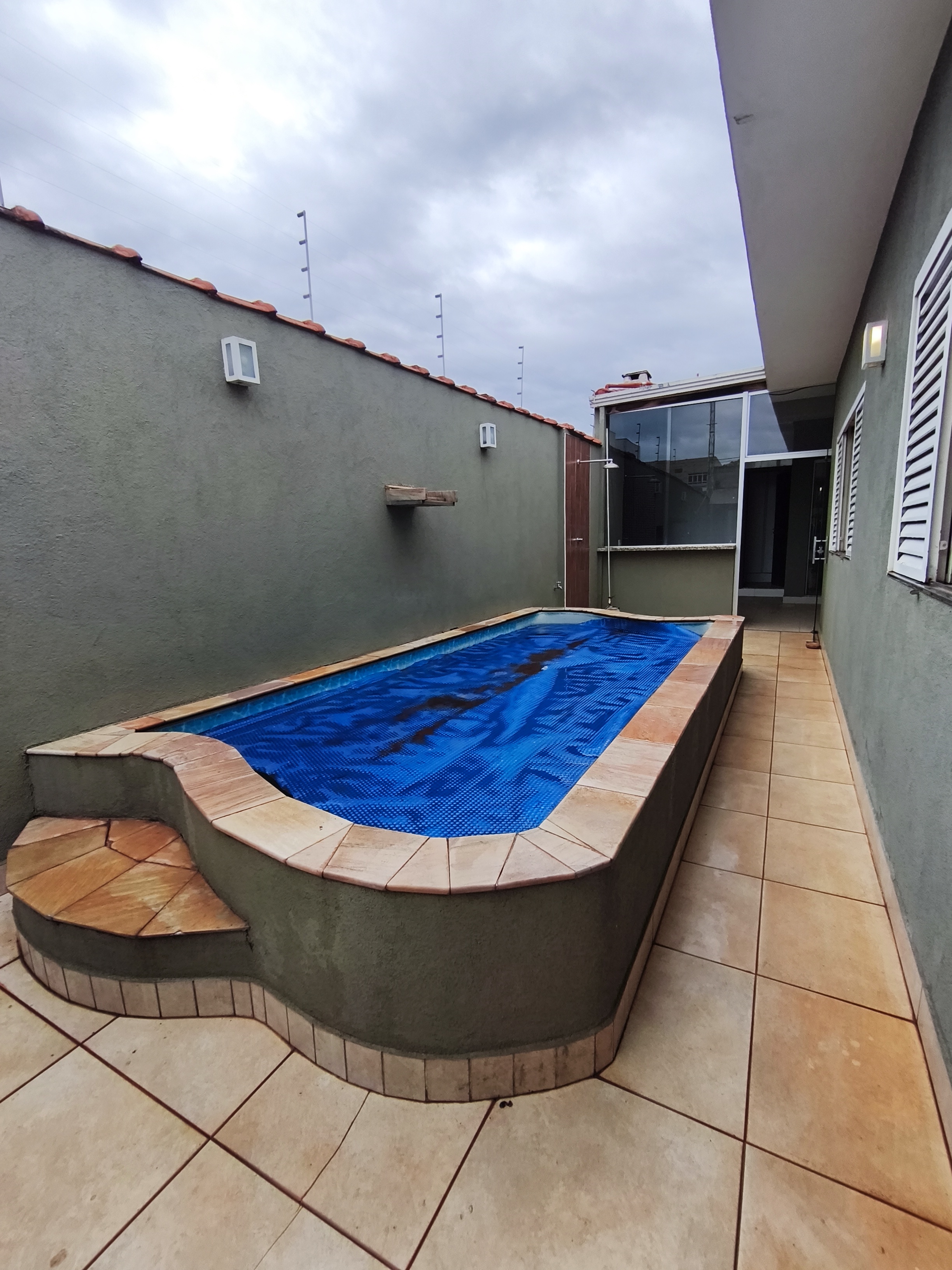 Casa à Venda na Vila Nicácio