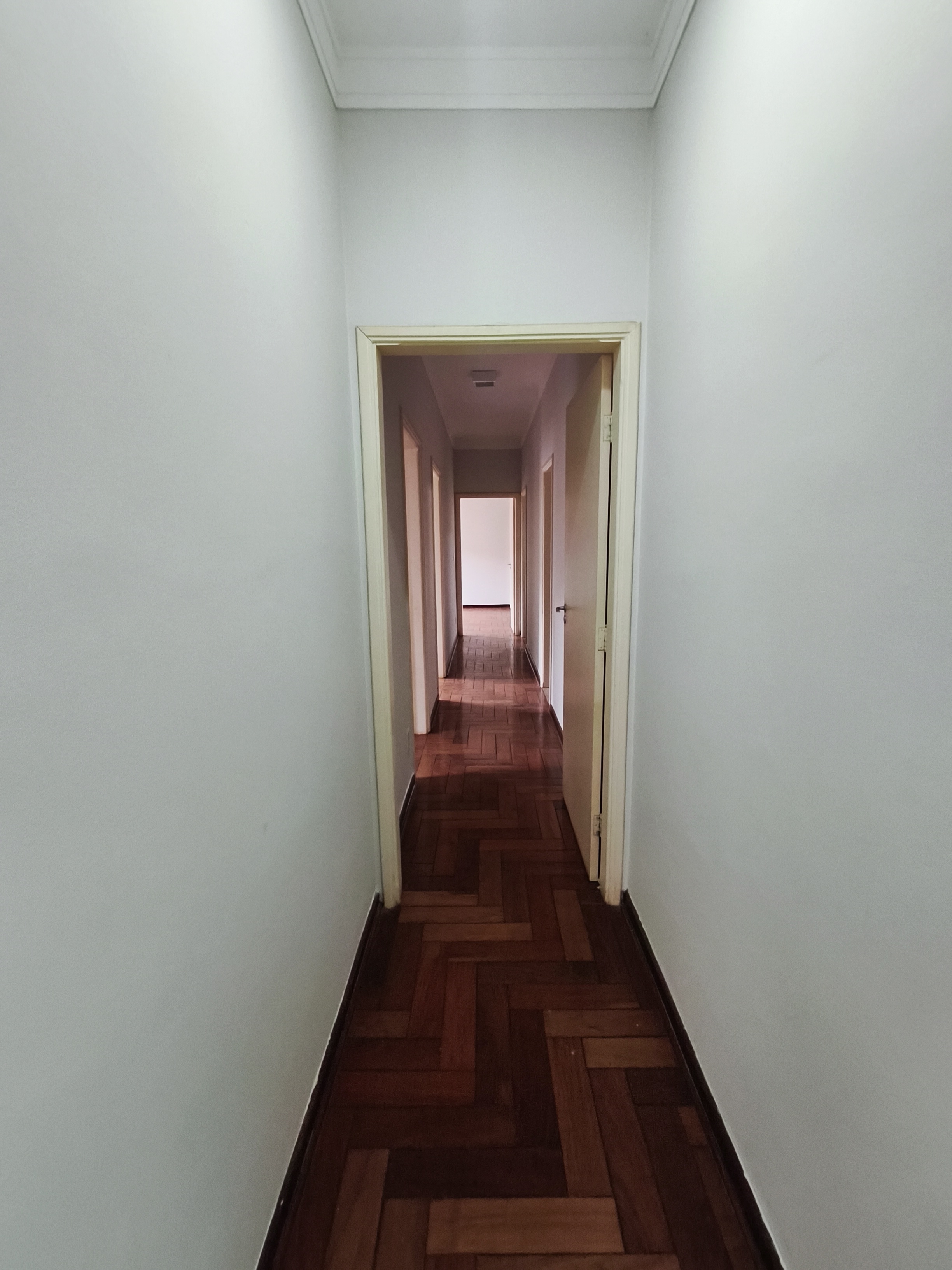 Casa à Venda na Vila Nicácio