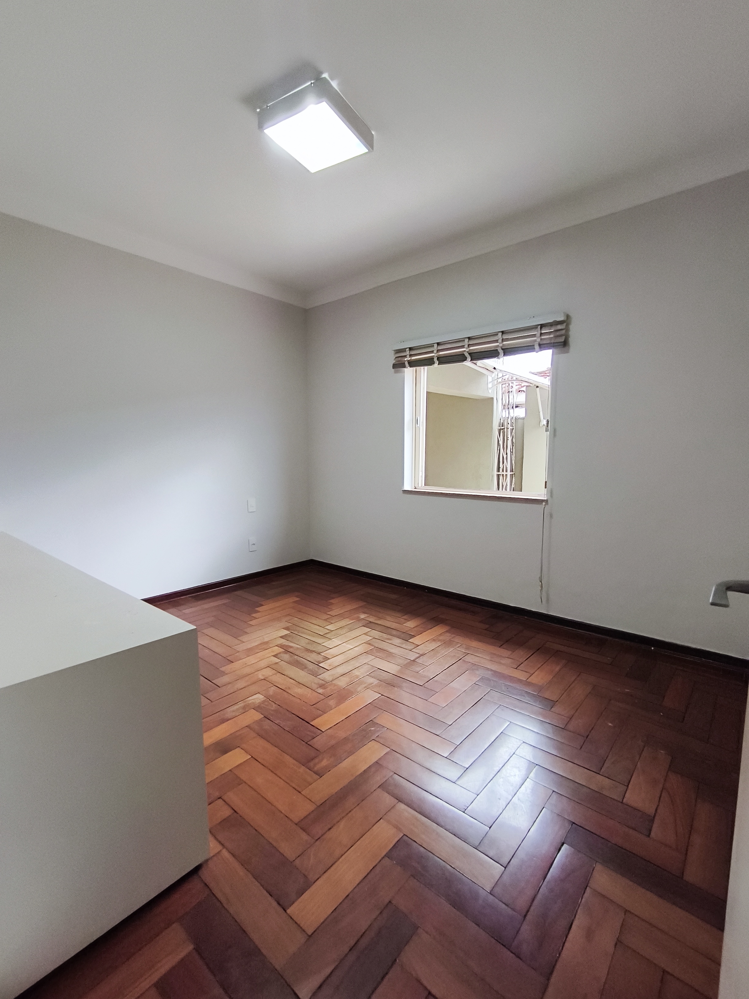 Casa à Venda na Vila Nicácio