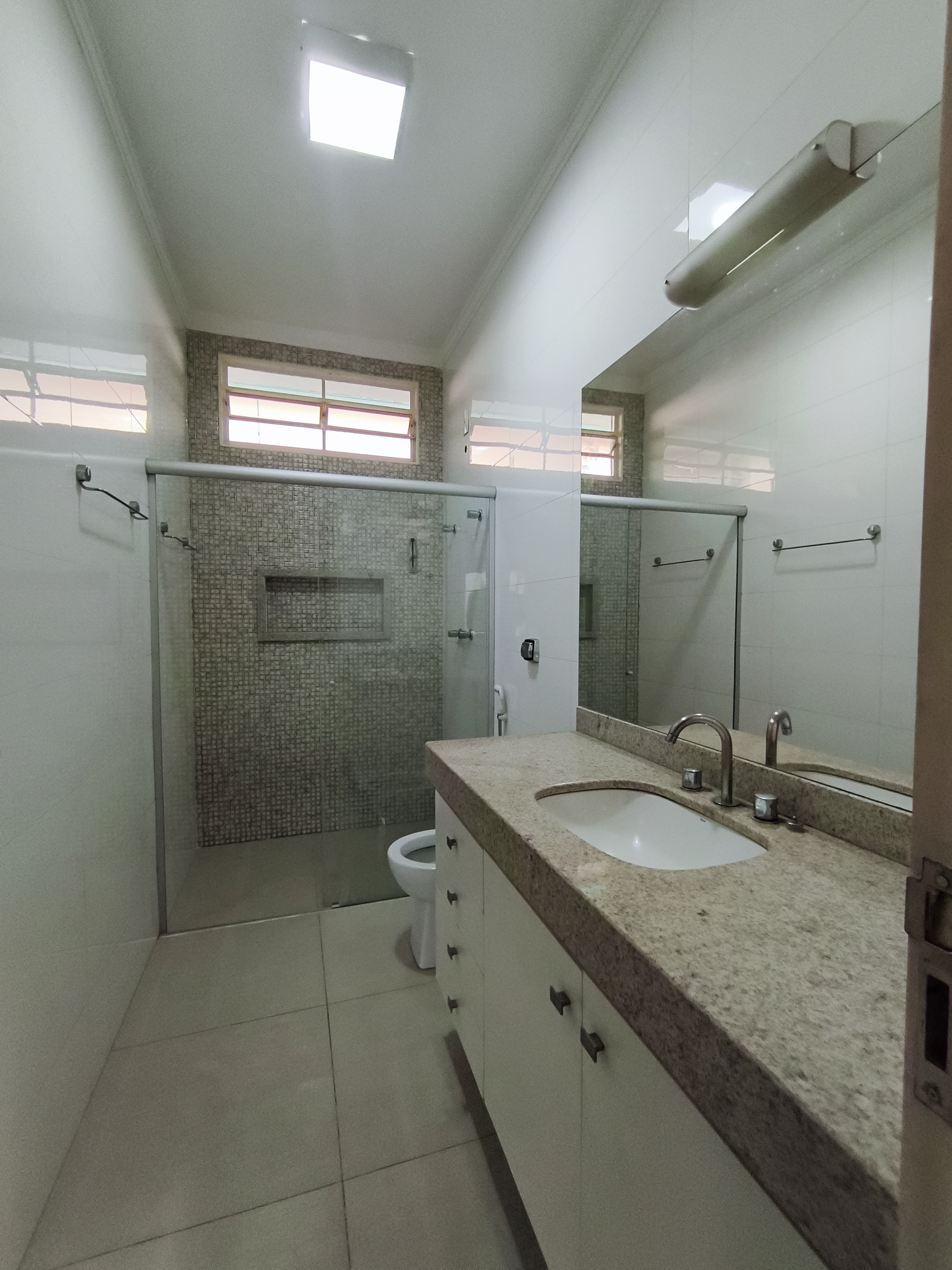 Casa à Venda na Vila Nicácio
