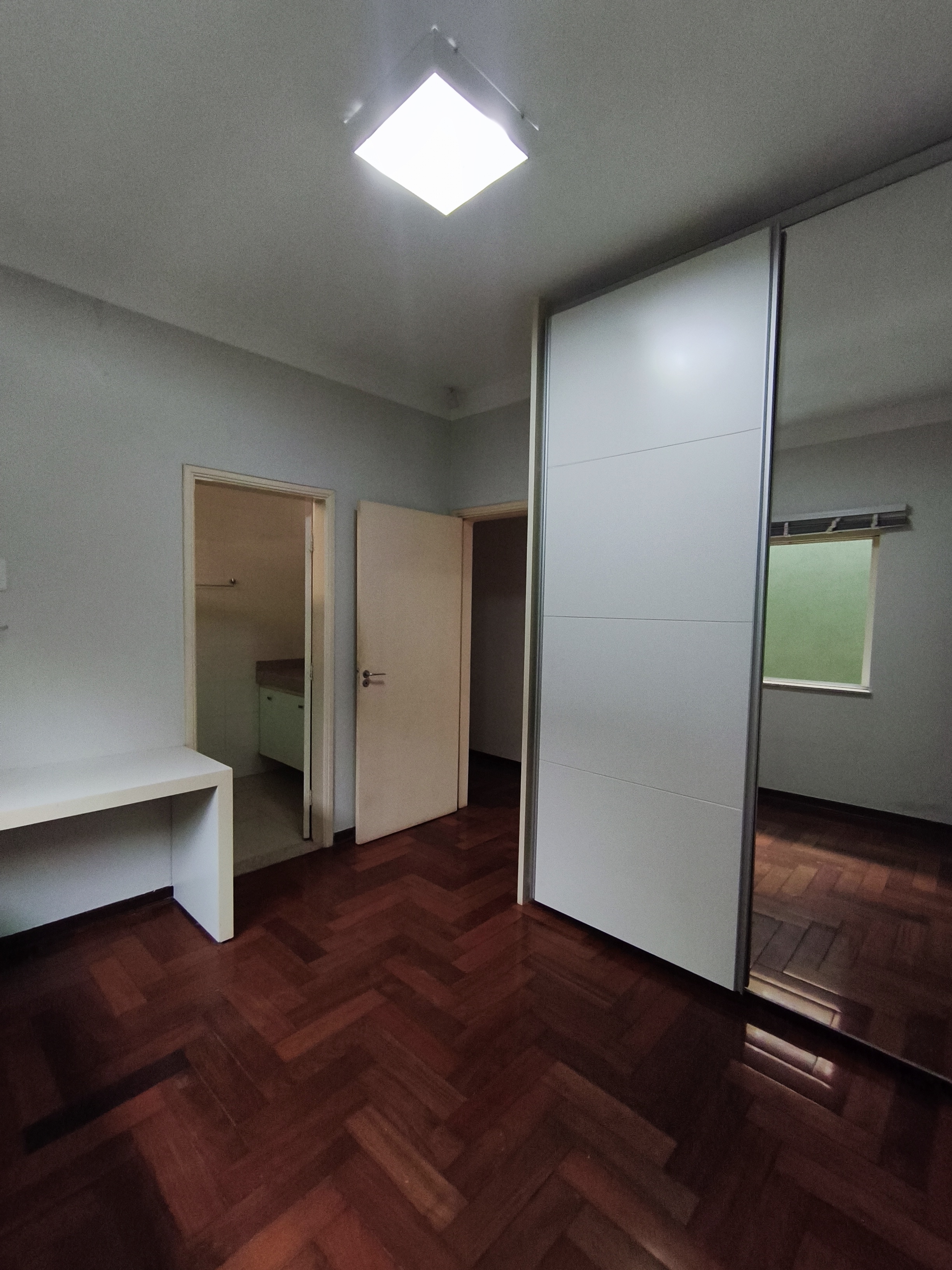 Casa à Venda na Vila Nicácio