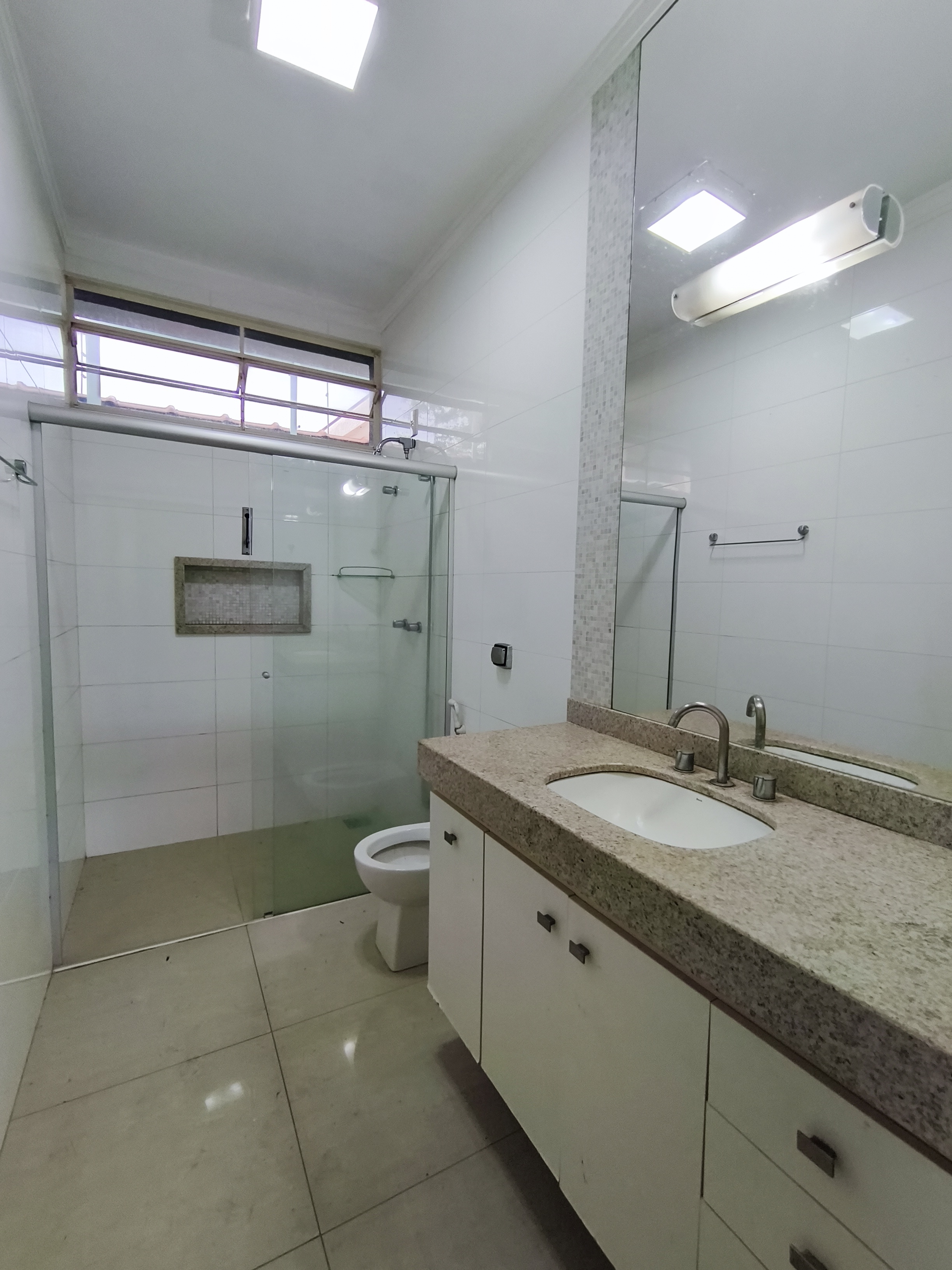 Casa à Venda na Vila Nicácio