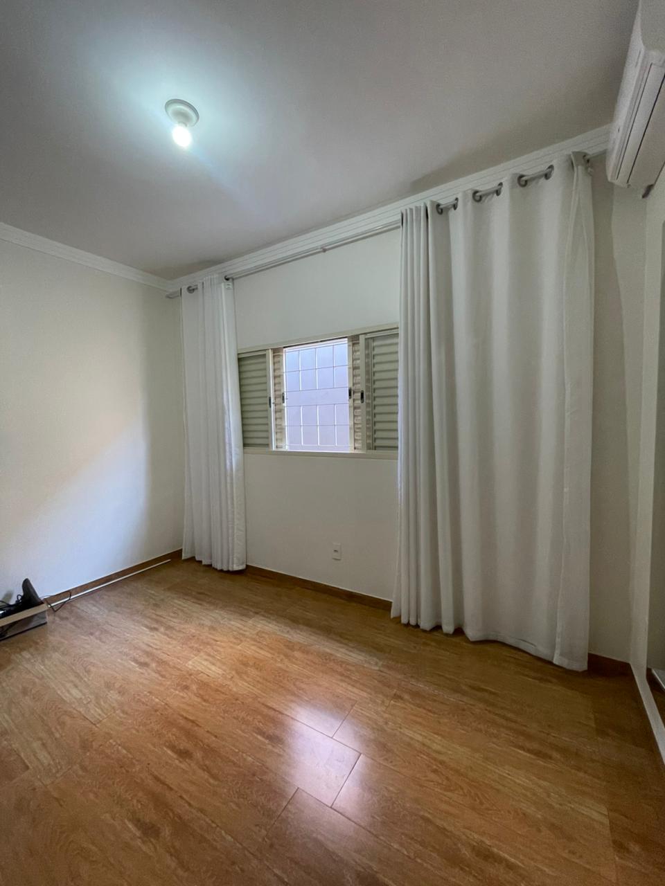 Casa a Venda no Jardim Riviera