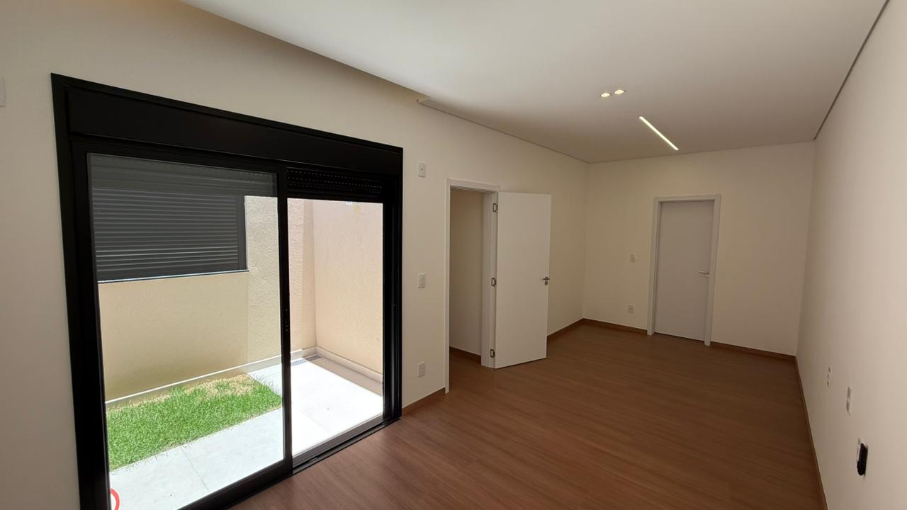 Casa no bairro Esplanada Primo Meneghetti II à Venda