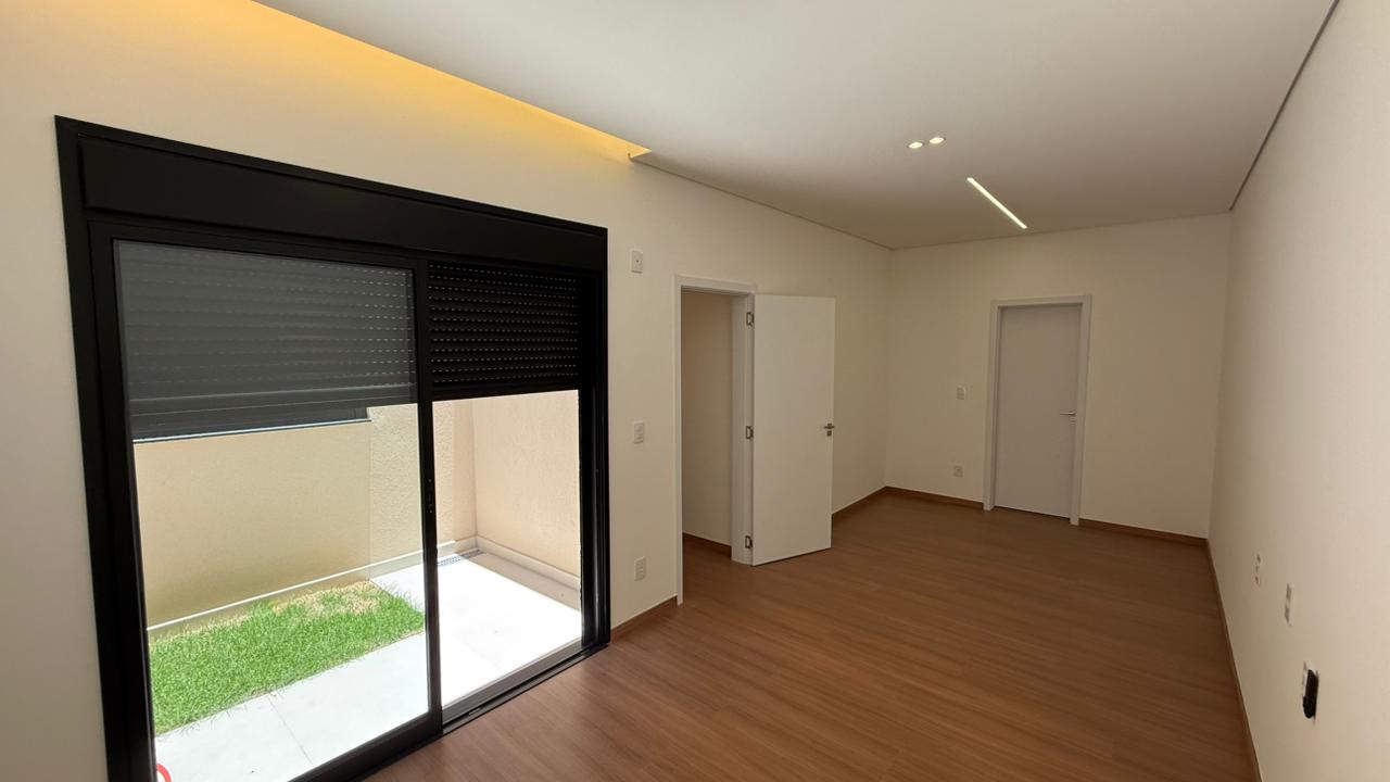 Casa no bairro Esplanada Primo Meneghetti II à Venda