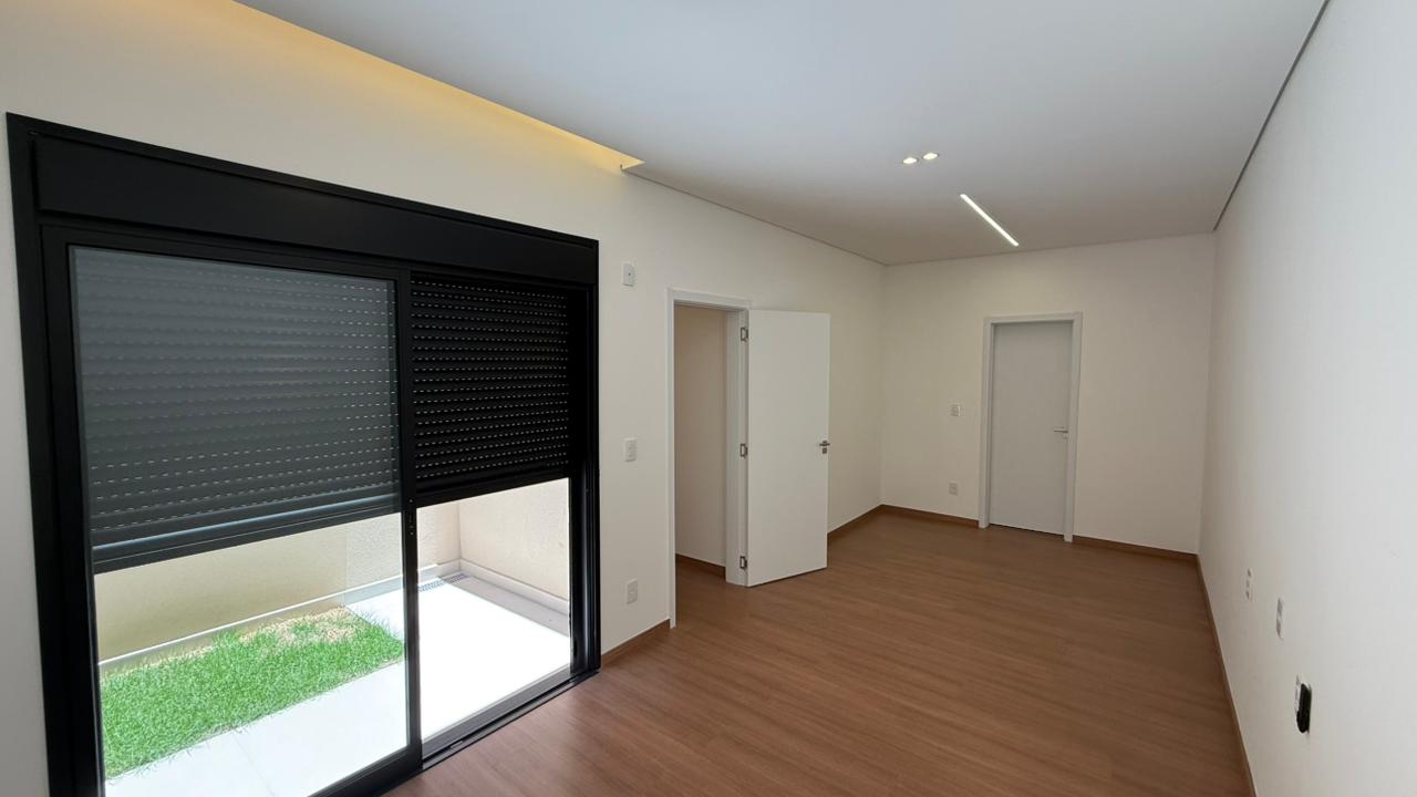 Casa no bairro Esplanada Primo Meneghetti II à Venda