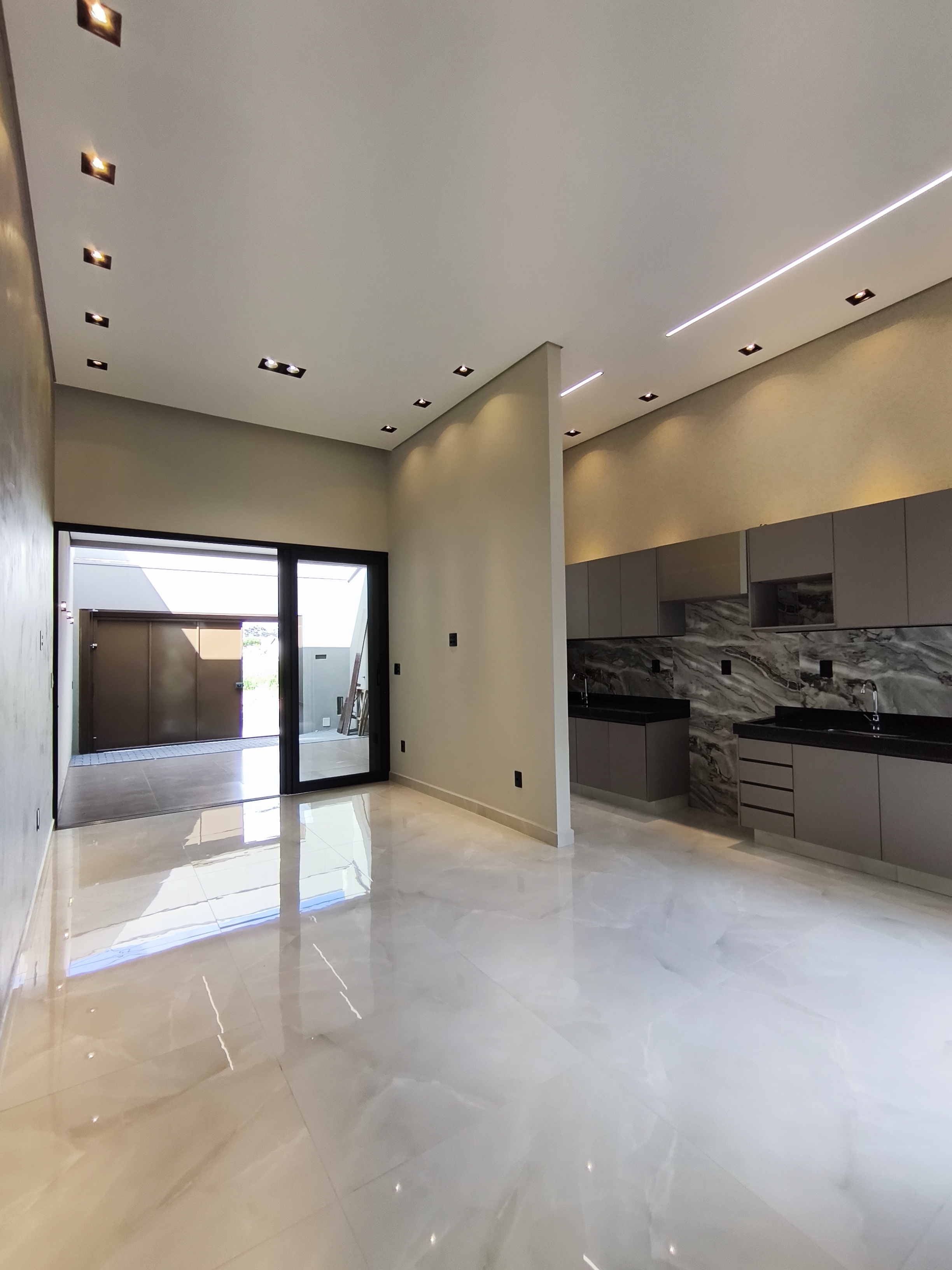 Casa à Venda no Pólo Club 