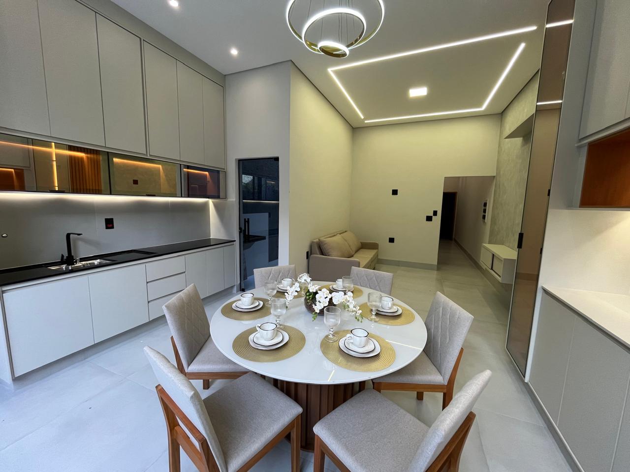 Casa à Venda no Jardim Três Colinas 