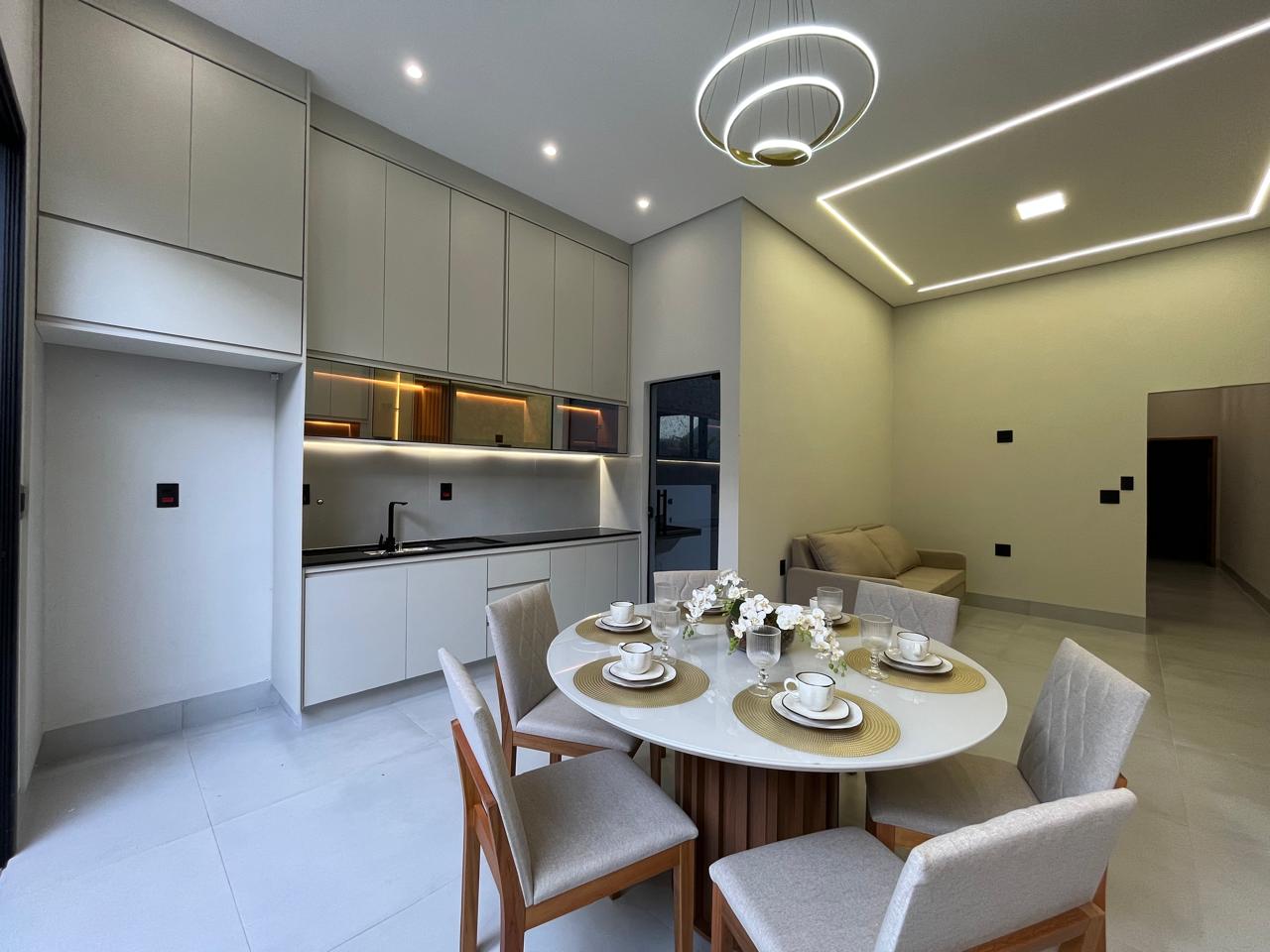Casa à Venda no Jardim Três Colinas 