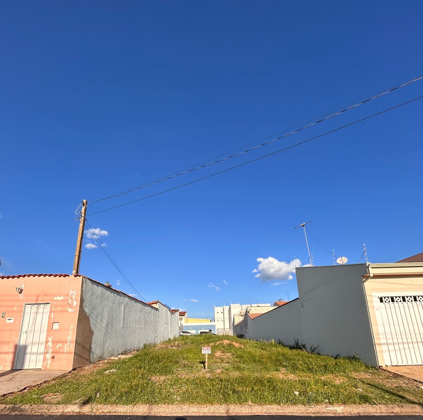 Terreno à Venda no Prolongamento Ângela Rosa