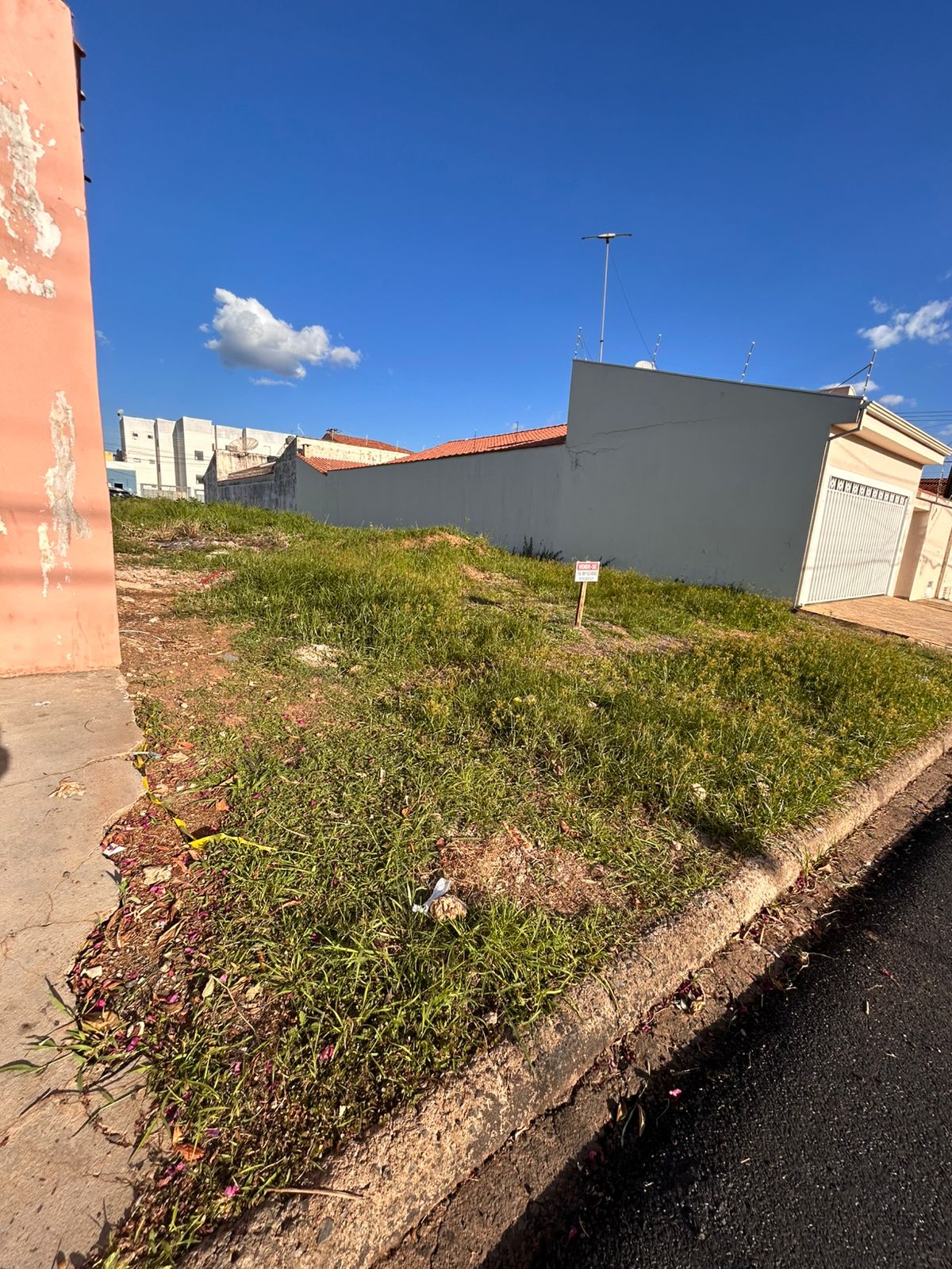 Terreno à Venda no Prolongamento Ângela Rosa